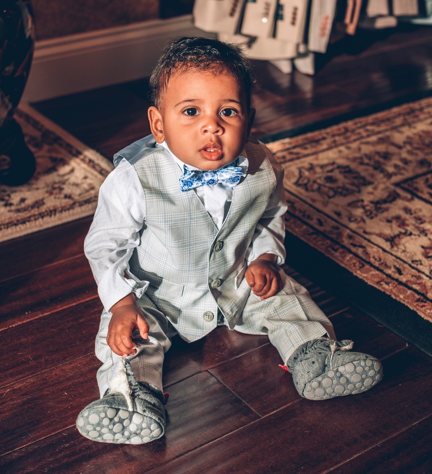 A well dressed young man, welcoming you to Monday morning &amp; a Spring sun worthy of a light grey and blue plaid ☀️ 
.
.
.
.
.
#onoreclothing #onore #bluemonday #expertsinfit #welldressed #plaidsuits #babiesinsuits #classicstyles #lookinggoodfeelin