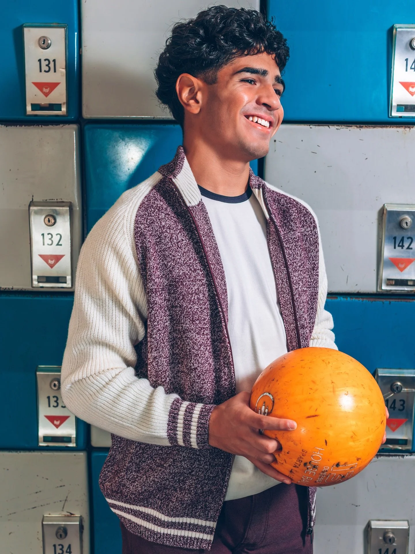 Classic layers. Modern ease.

A cashmere-blend varsity sweater with deep burgundy accents, layered over a Pima cotton ringer tee and paired with 34 Heritage twill jeans in a matching port tone.

Warmth without weight. Texture without effort.

Proof t