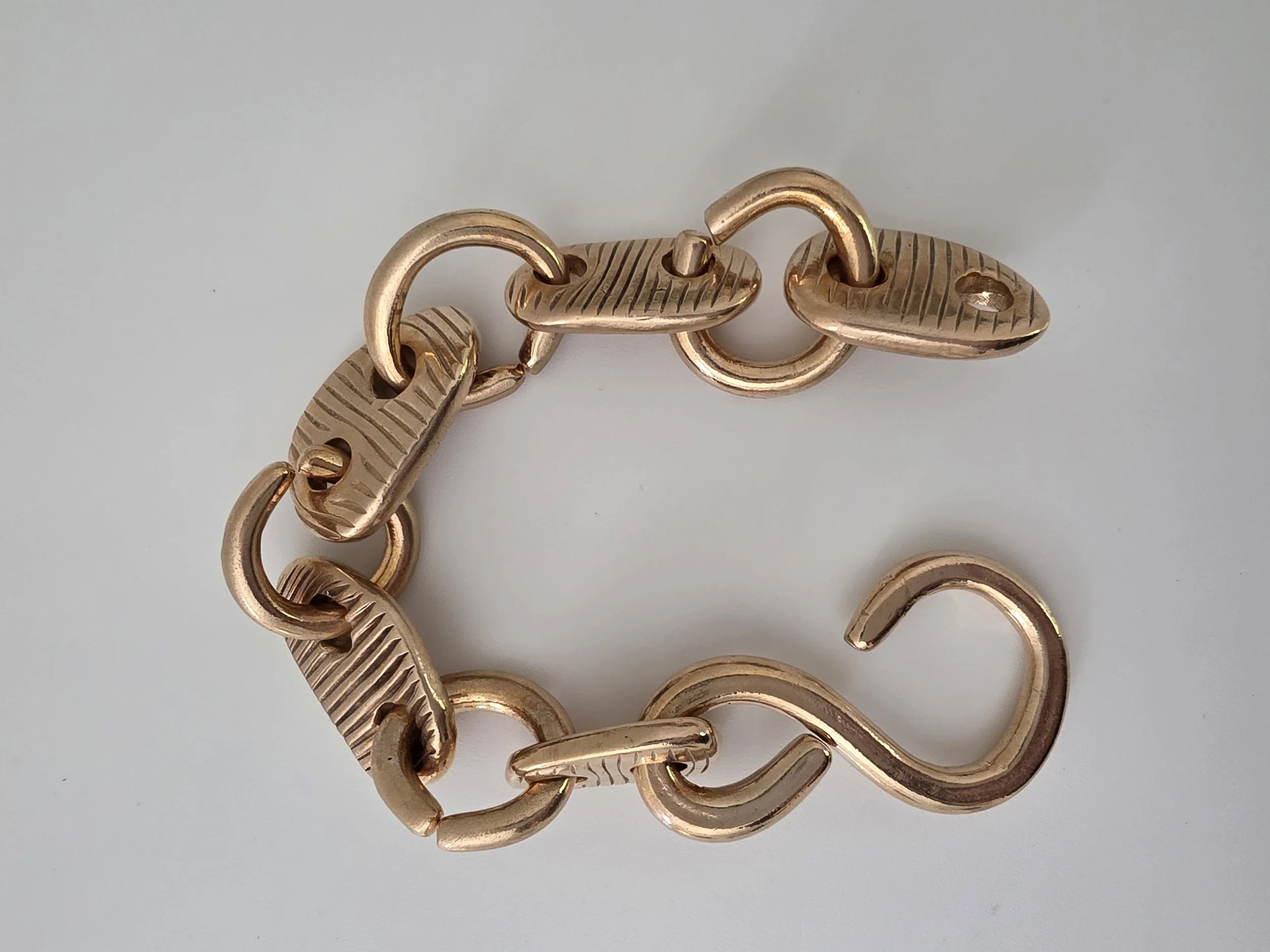 Pebble link bracelet