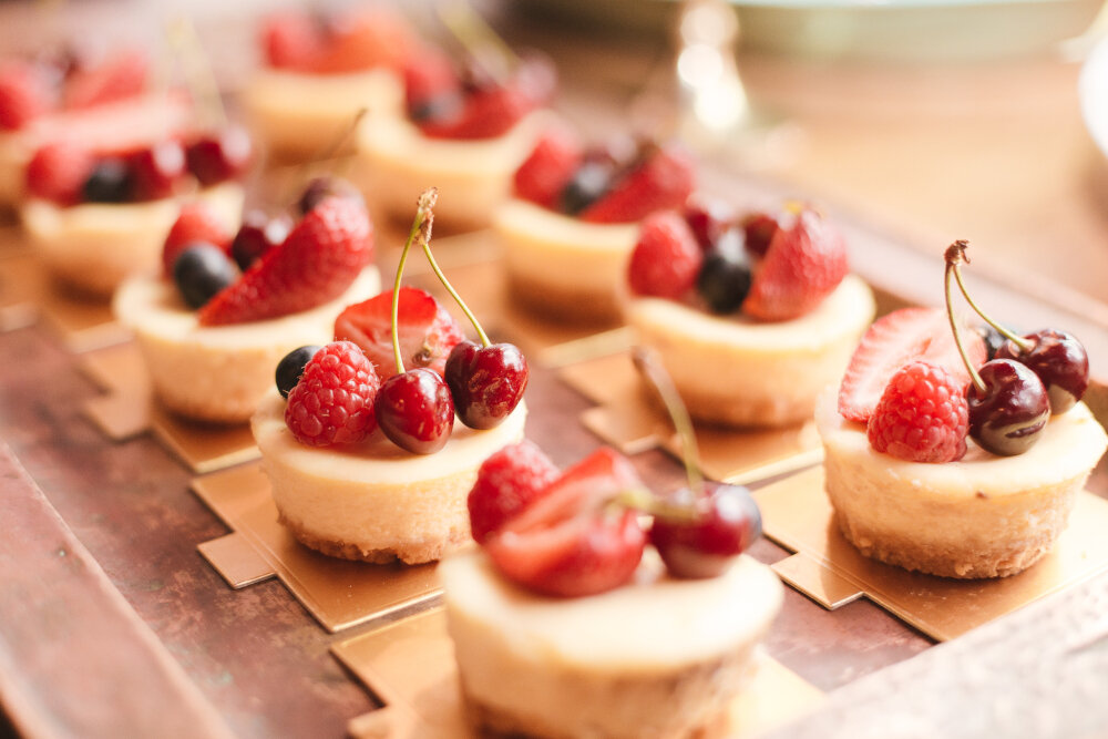 Our delightful desserts are the cherry on top of your wedding feast. Leave it to our talented chefs to tantelise your taste buds. #choosenooitgedacht
.
#nooitgedachtestate #nooitgedacht #jointhestory #weddings #summerwedding #autumnwedding #winterwed