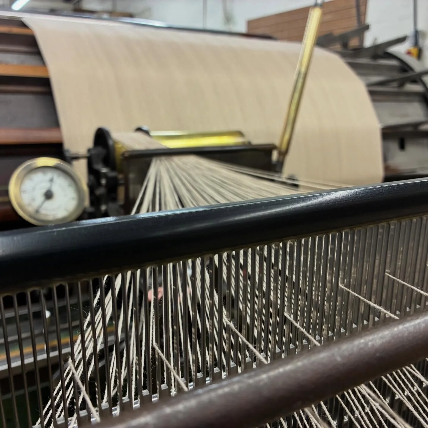 Love the machines in the mill, each one unique, each one comes with its challenges but each one part of the team 🏭

#wovenbydroveweavers #woveninlangholm #madeinscotland