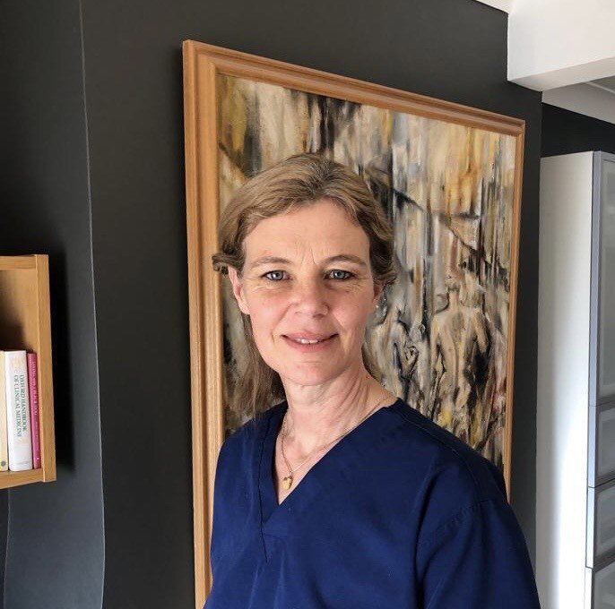 Another excellent osteopath, Natasha Dean joins the clinic. Natasha grew up in Forest Row, originally trained as a chiropractor now an osteopath&hellip;currently training at the @OsteopathicCC in London&hellip;
📞 01342 823722

#forestrow #eastgrinst