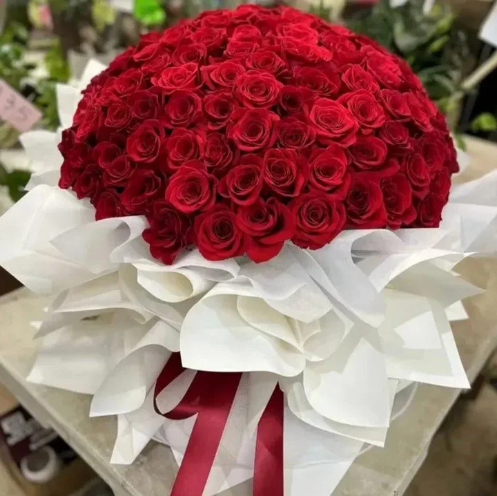 Nothing says love quite like a bouquet of roses. 🌹

@foryouflowershop has the perfect arrangement to say it for you, beautifully. 

Browse their collection online or stop by their shop at Garden City Shopping Centre to see the blooms in person.

#Ga
