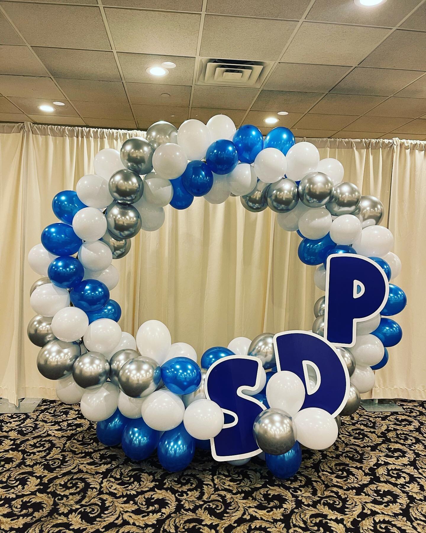 South Dutchess Patriots 

🤍💙Cheer  Dinner 🤍💙 

#cheer #dutchesscounty #decor #balloons #heart2table