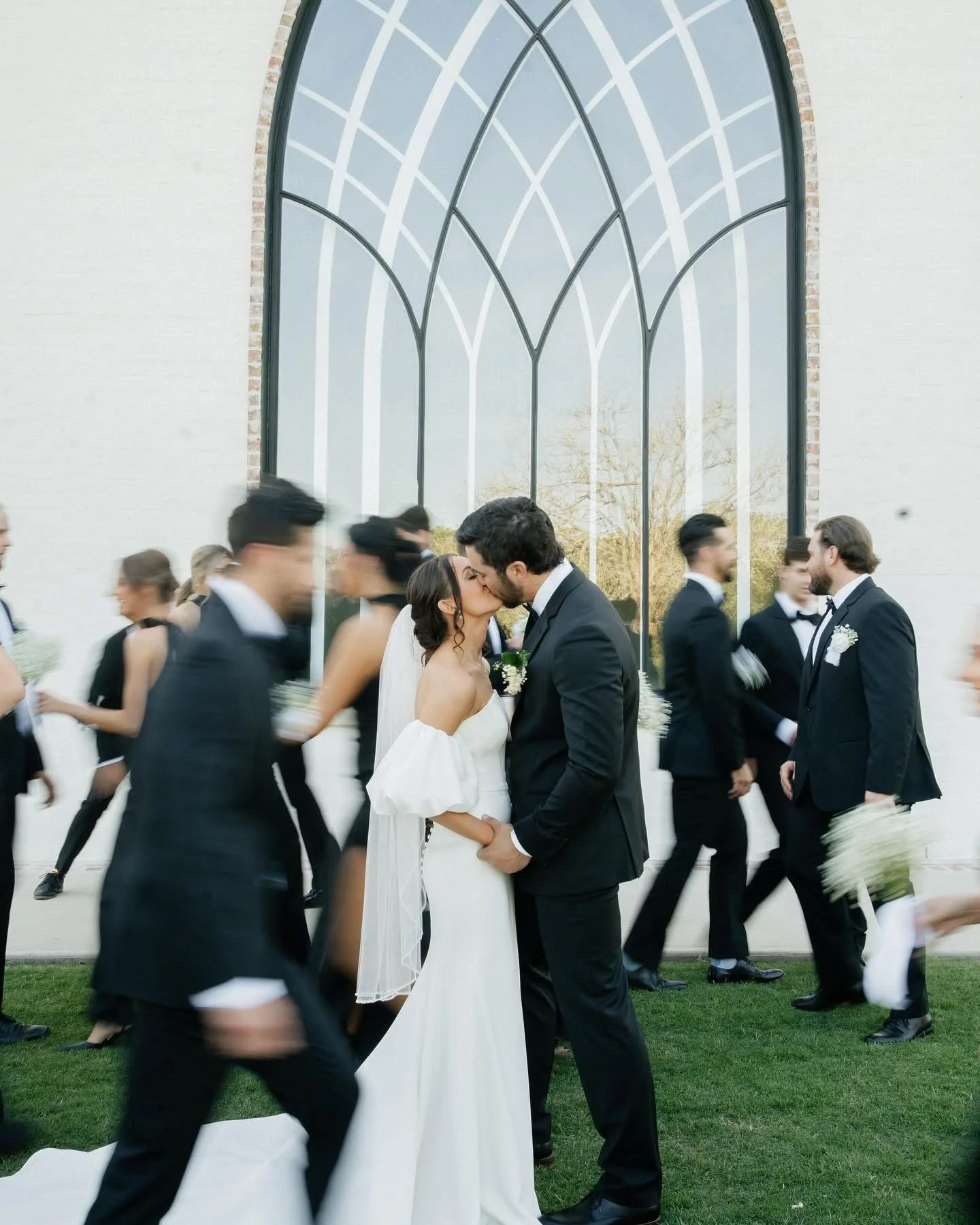 Mobile spray tan wedding party