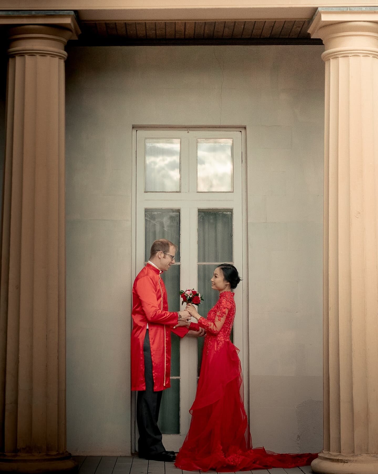 Honored to capture these images of your special day @rejamieson and Mai! Had an awesome time shooting with my best friend and mentor @afocalflare 

#weddingphotography #weddingportraits #couplephotography #photoshoot #photography #dundurncastle #hami