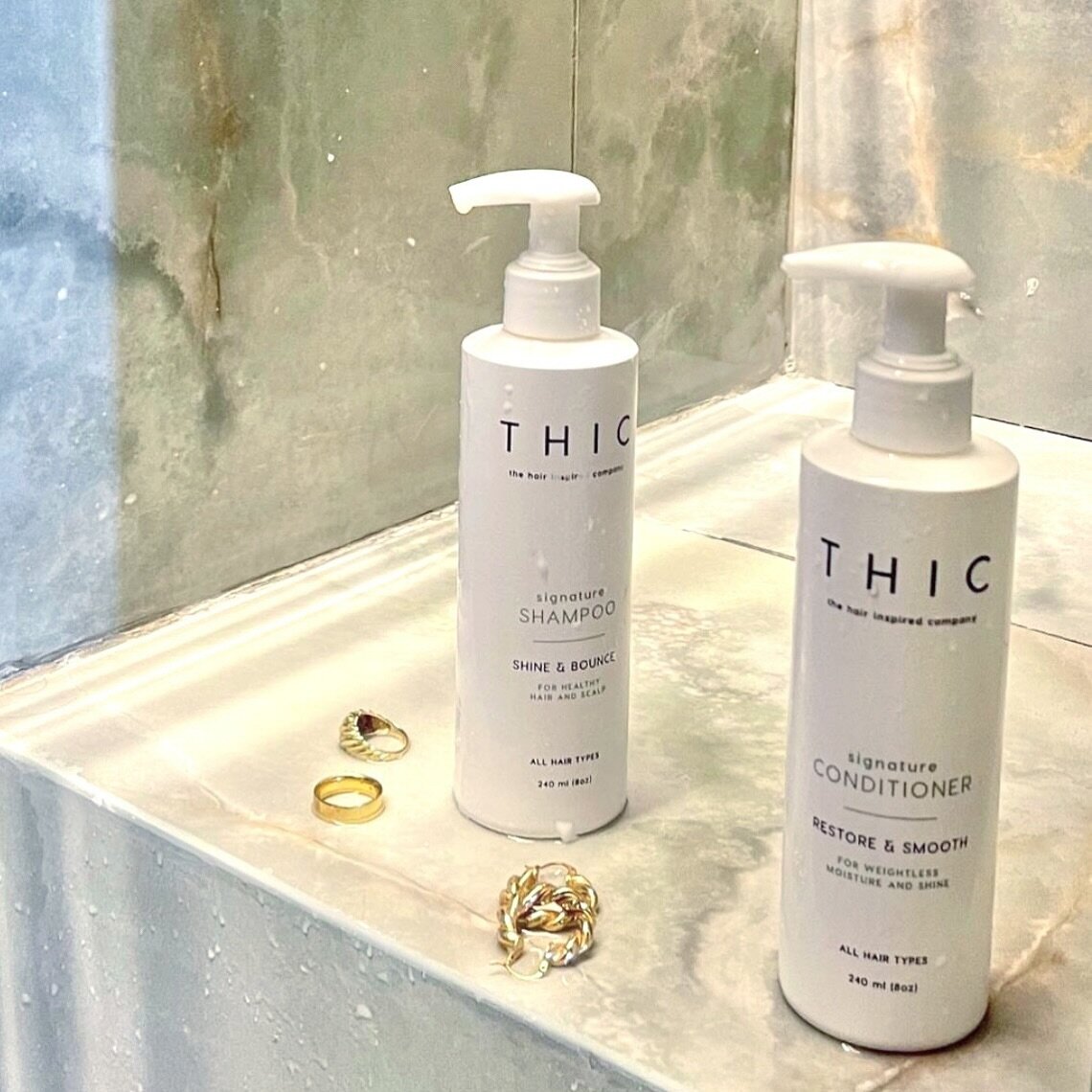 Vacay shower essentials. Don&rsquo;t sleep on your haircare when you travel babes. 📷 @taylorleebeatty_