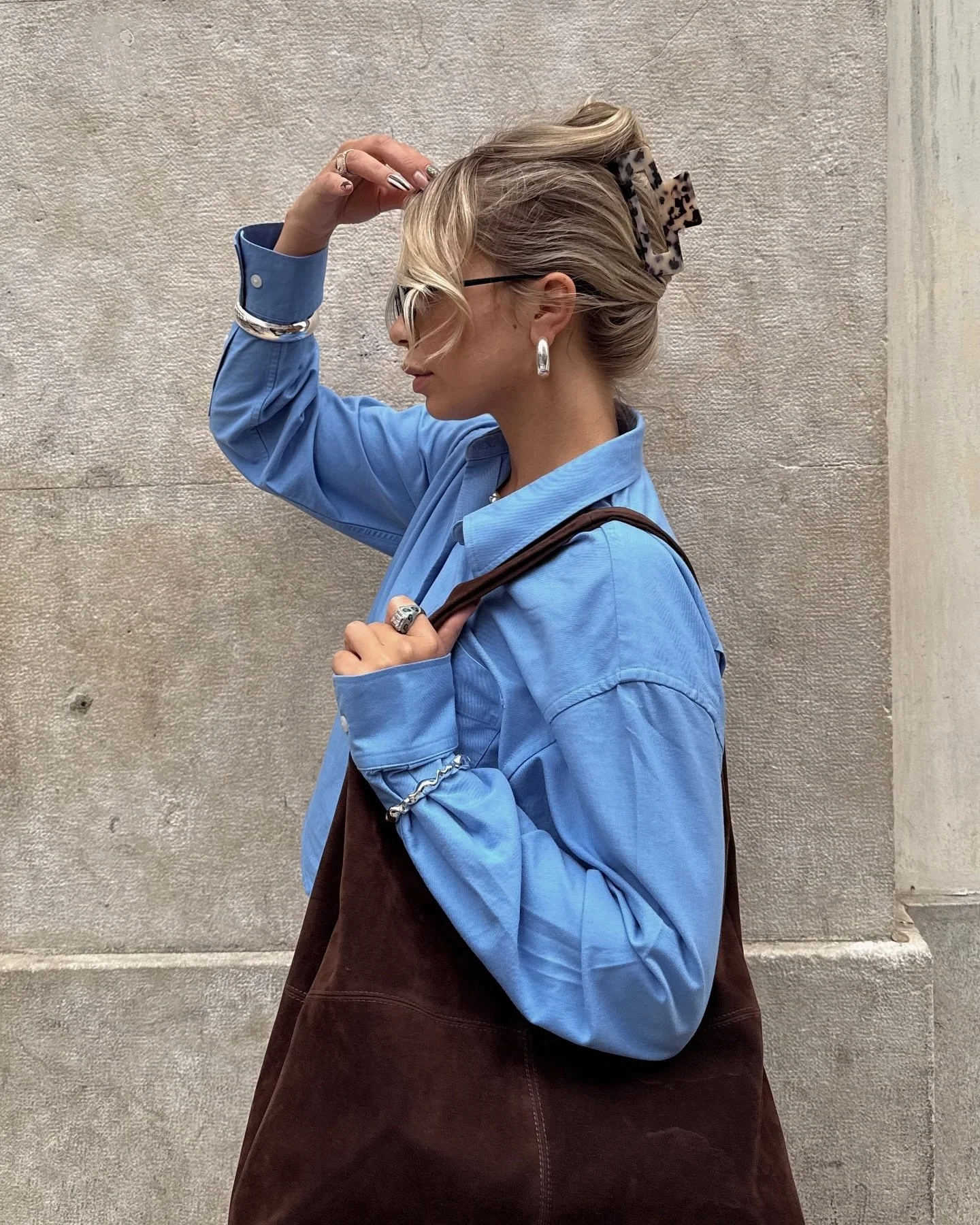 Because no accessory does effortless like a claw clip.
.
.
.
.
.
#clawclip #clawcliphairstyle #hairinspo #hairstyles #effortlesslychic #dailydetails #hairgoals #pinteretinspired