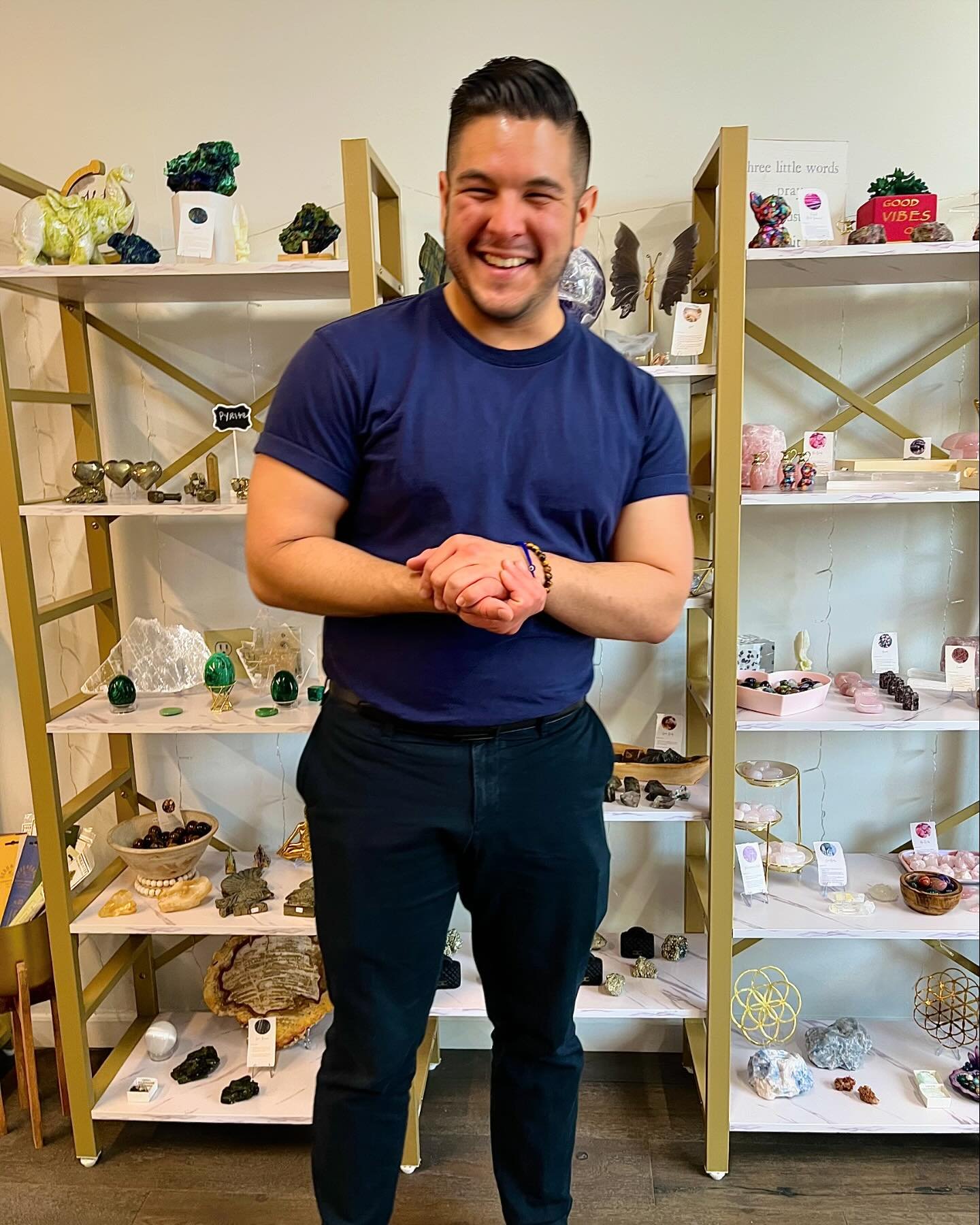 First day at Earth Angel Crystal was a success! 👏🏼✨ Follow @daisy.earthangelcrystal to get the latest about my consultations and readings in person in New York City.