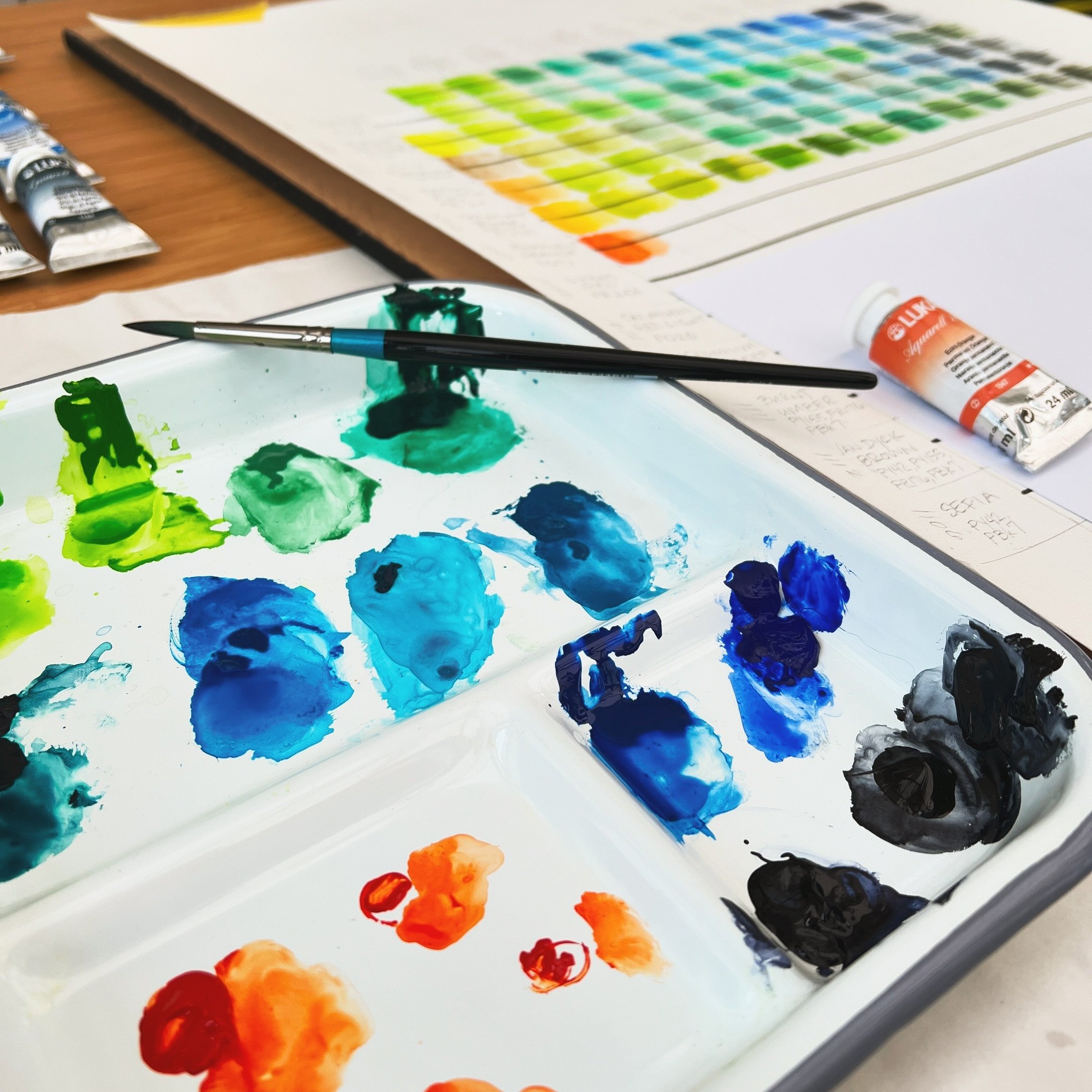 I&rsquo;ve been documenting the stages of this big colour mixing chart in my Stories (see them all in my Lukas Color Highlights). It is designed to explore the possibilities of the blues and greens from my tubes of @lukasfarben #aquarell1862. There a