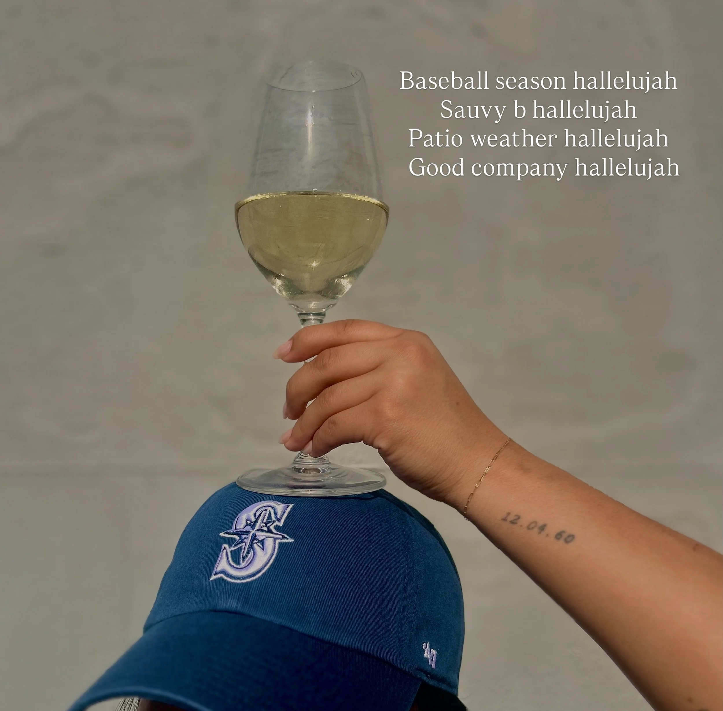 Weekend essentials:
☀️ sunshine
🍷 Sauvy B
⚾️ baseball
✨ good company

hallelujah

Find your weekend pour at the link in bio 🍷

#RockTheWeekend #WhiteWine #RedWine #BaseballSeason