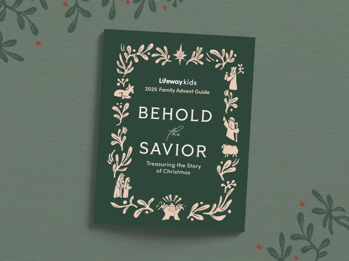Behold the Savior: Family Advent Guide (Luke 2)