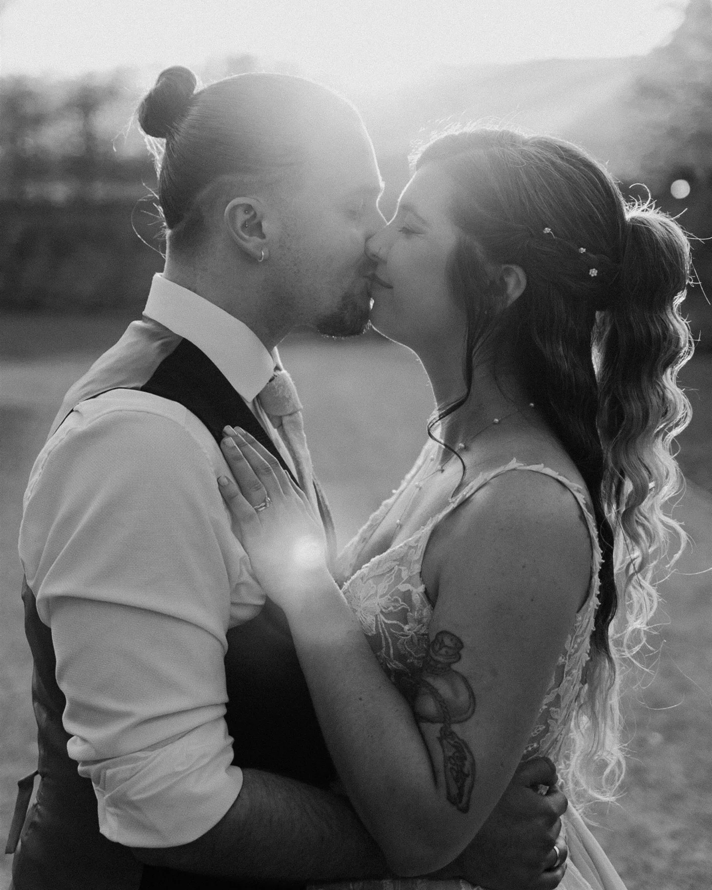 25 weddings in 2025 ✨

Wedding number 2 of 2025 took me back to the wonderful @walledgardenatbeestonfields for Jared and Nicole&rsquo;s day!

The gardens at @walledgardenatbeestonfields are beautiful in every season so a stroll for your couples photo