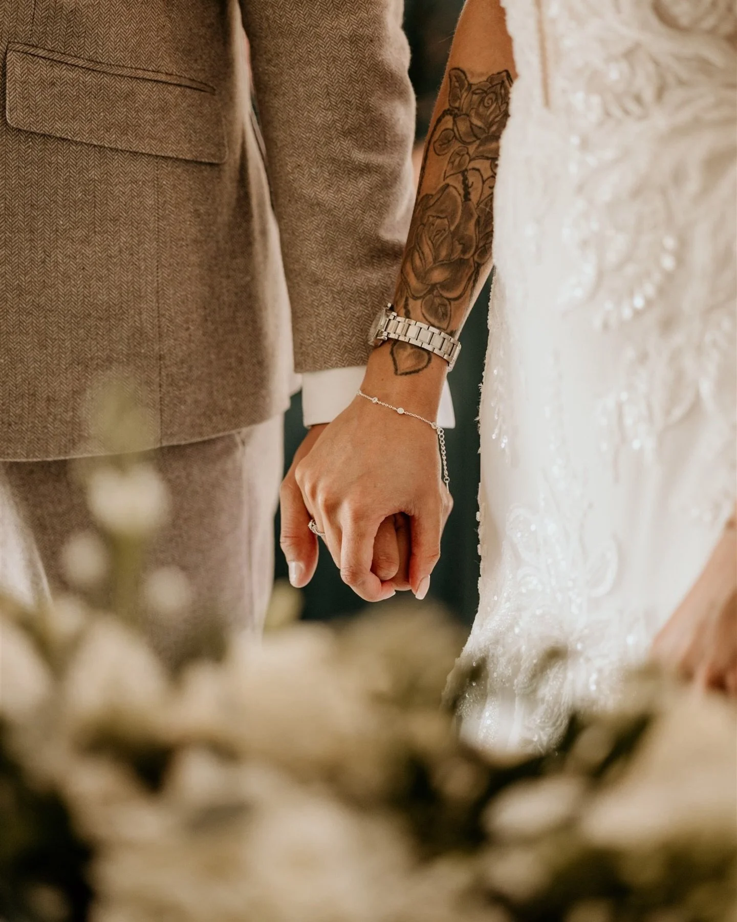 25 weddings in 2025 ✨

Wedding number 5 of 2025 was at @hanburybarnsvenue for Kianna and Mikey! Here&rsquo;s some ceremony moments for you! 

Photographer: @leafehayes_photography 
Venue: @hanburybarnsvenue 
Second shooter: @traceymphotographyuk 
Vid