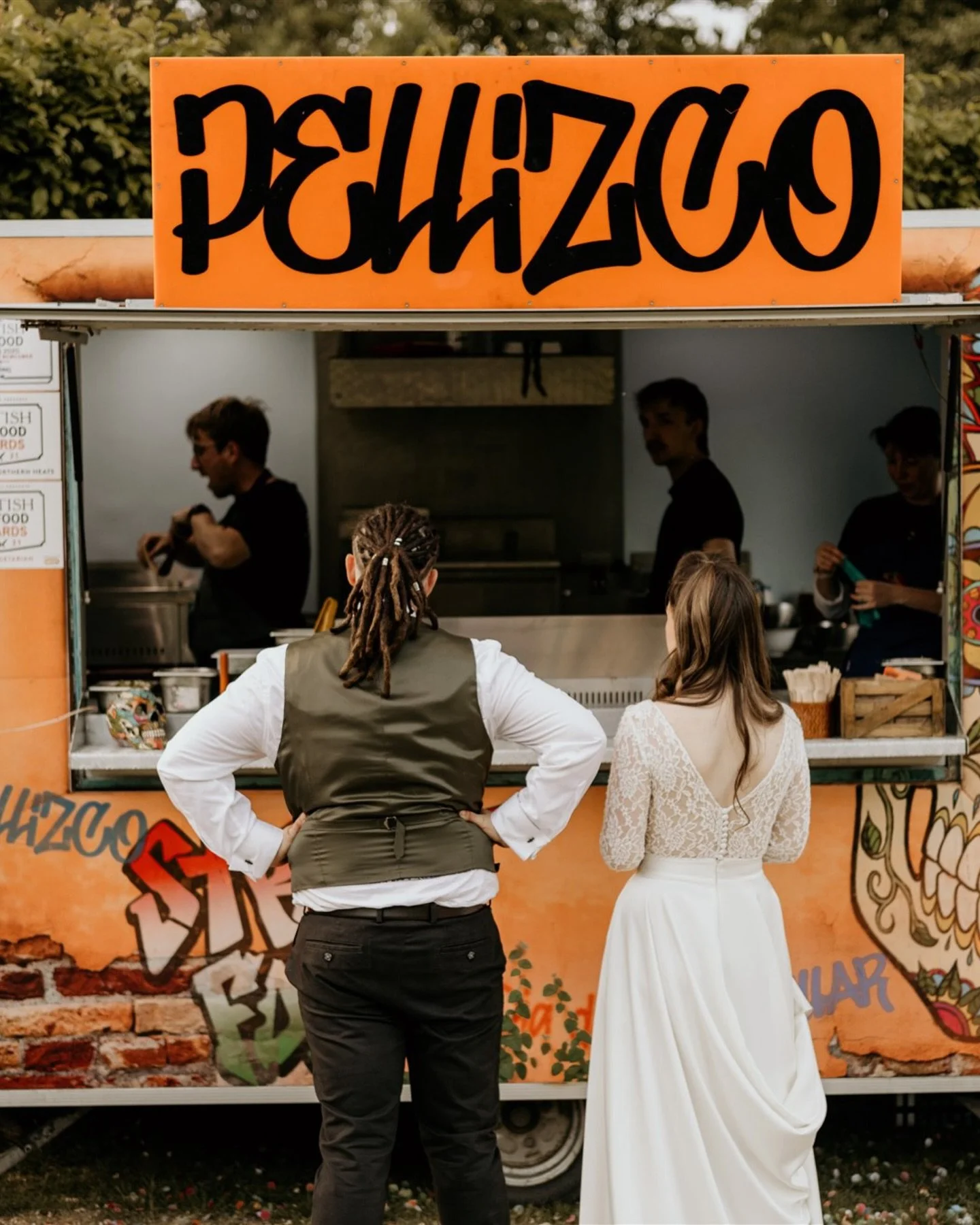 25 weddings in 2025 😂

Wedding no.6 of 2025 celebrated the amazing Kelly and Mark at @walledgardenatbeestonfields 

Tacos, canap&eacute;s, BBQs, craft beers, ice creams and pasta de Natas?? This wedding had it all 👏🏻👏🏻 

Photographer: @leafehaye