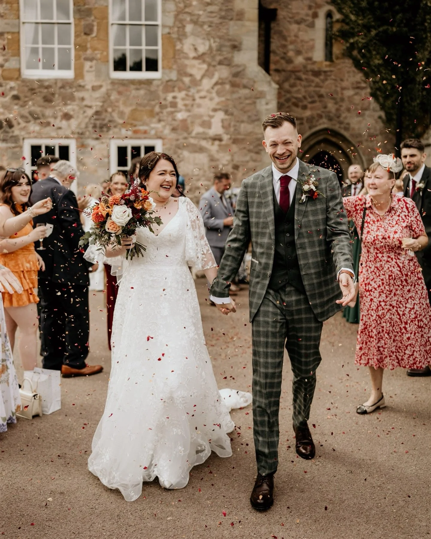 The magic of confetti skies ✨🌌

Photographer: @leafehayes_photography 

Midlands based wedding photographer capturing relaxed and joyful weddings across the UK. Currently booking 2026 and 2027. Enquire now through the link in bio. 📸

Midlands weddi