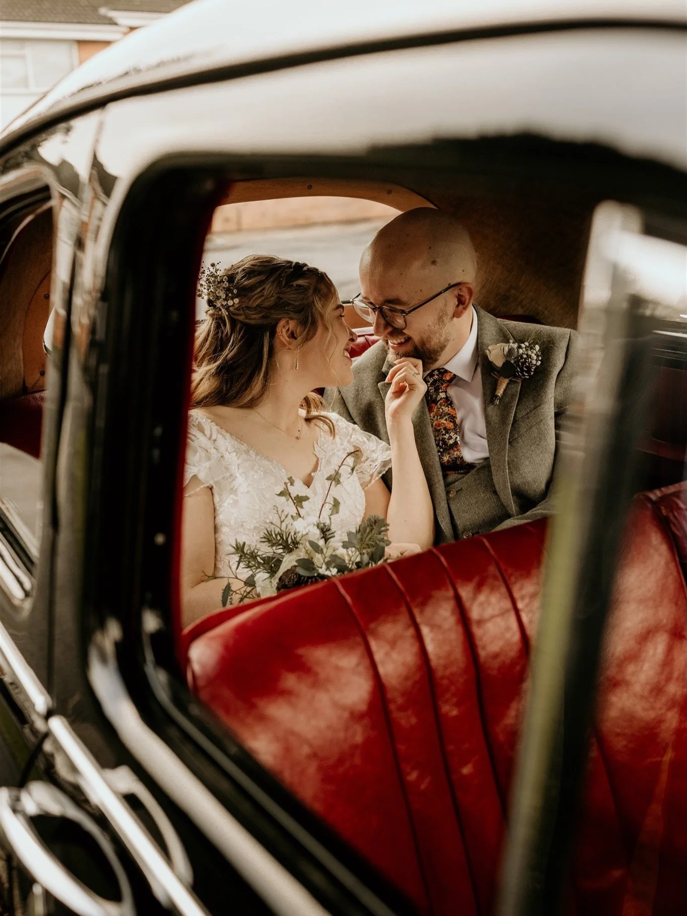 Couples portraits with Eleanor and Luke at the lovely @cockliffecountryhouse 🧡

This portion of your day often produces some of my favourite photos but it doesn&rsquo;t have to take you away from your guests for too long! I usually recommend two 15-