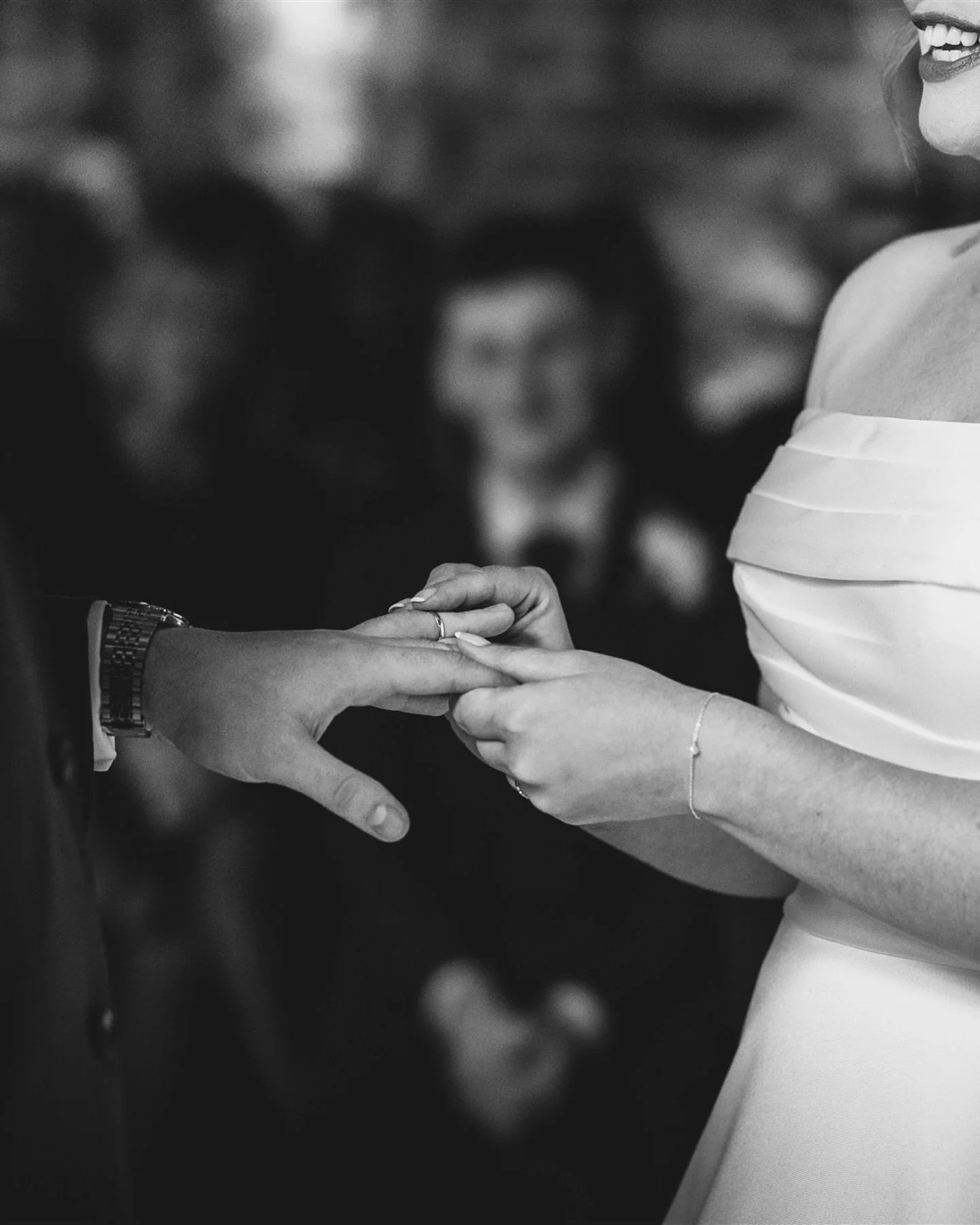 A relaxed and joyful ceremony for Sarah and Tom at @shustokebarn 

Photographer: @leafehayes_photography 
Venue: @shustokebarn @crippsandco 
MUA: @makeupbypacha 
Hair: @once_upon_a_hair 
Suits: @stringfellowsgentsoutfitters 
Content creator: @lemonli