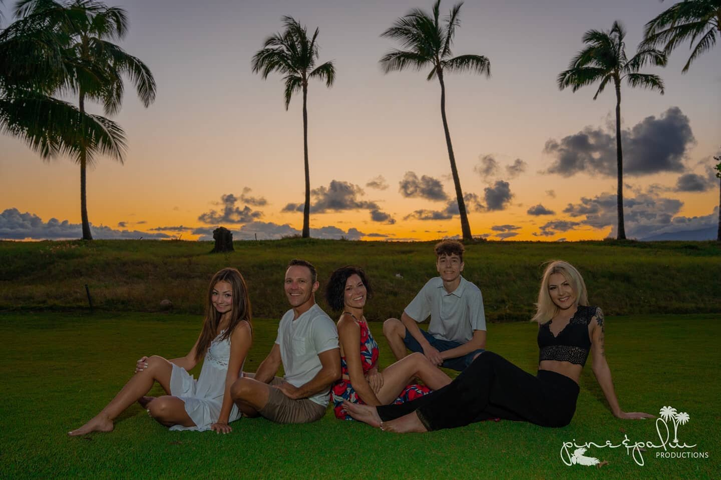 When in Maui, you'll always end up acquiring new members to your ohana😂✌#funfact

Swipe to see their 'ohana grow!👉

Reliving this tiny moment from one of our favorites!!❤☀️🌴

#pineandpalmproductions #pineandpalm #mauiphotography #mauiphotographer 