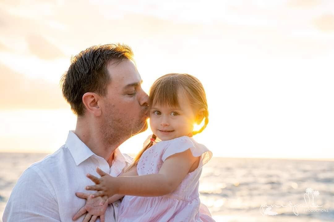 What a gorgeous budding family Julie and Chris have created! 😍 It was such an honor capturing their memories. The sunset really started showing off at the end.🌅

Click the link in our bio to book a session!! 🥰🌺🏝

#pineandpalmproductions #photogr