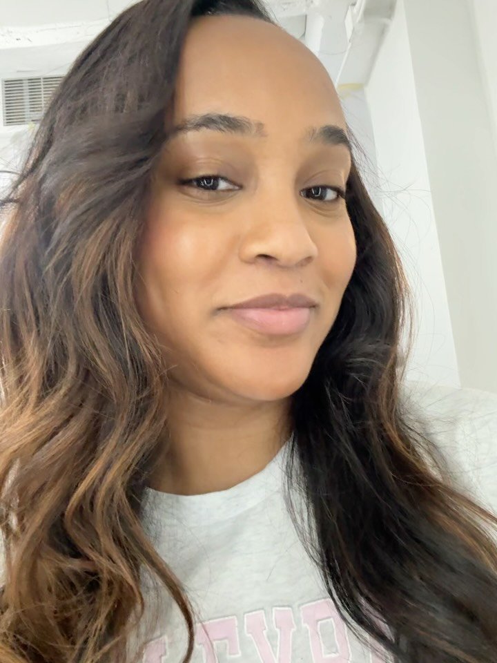 Round up the past few months! What have you all been up to? 

1. Inches from @iloveindique I&rsquo;m wearing the Sea collection 20 inch bundles. I got them custom colored.
2. Went to @raisethebardtx art exhibit. I met some beautiful women there and h