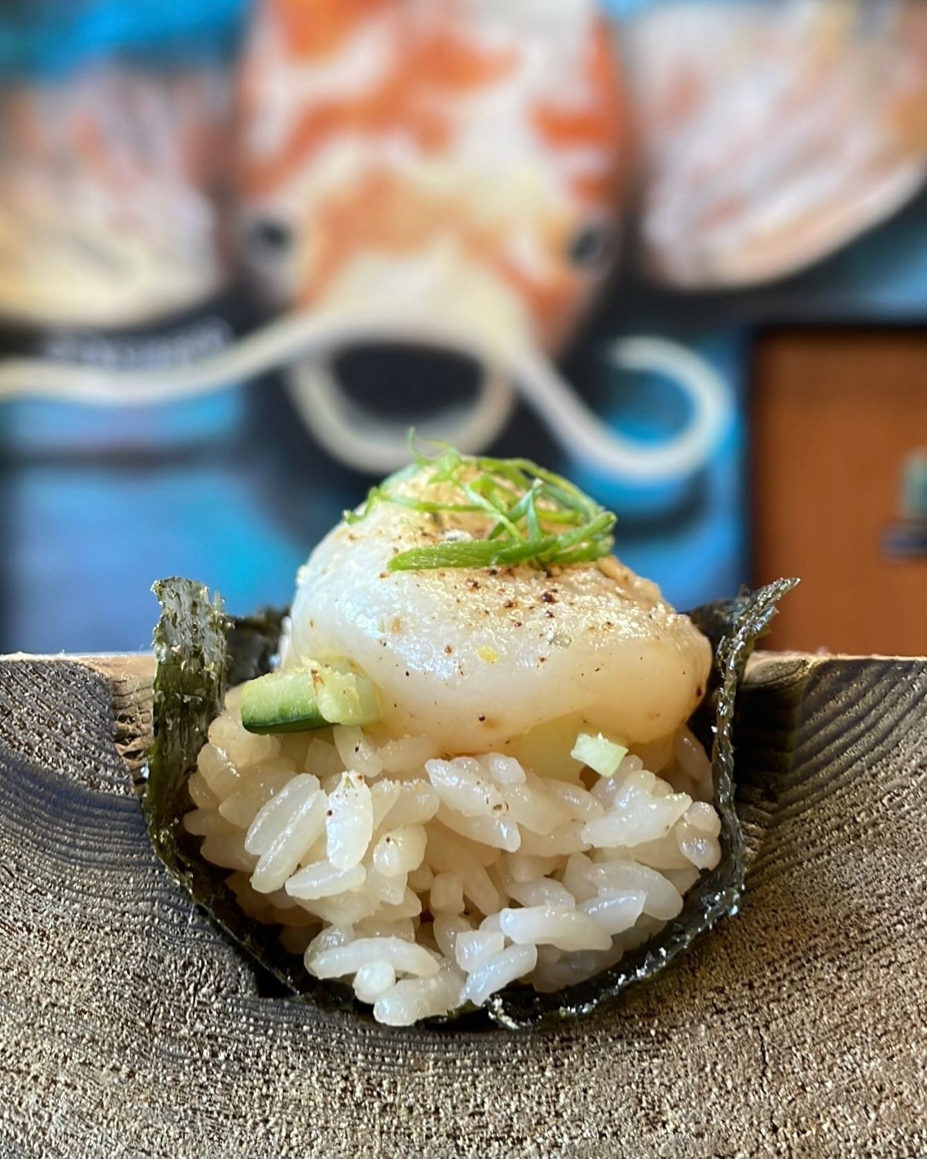 Hokkaido scallop topped with truffle parmesan🔥