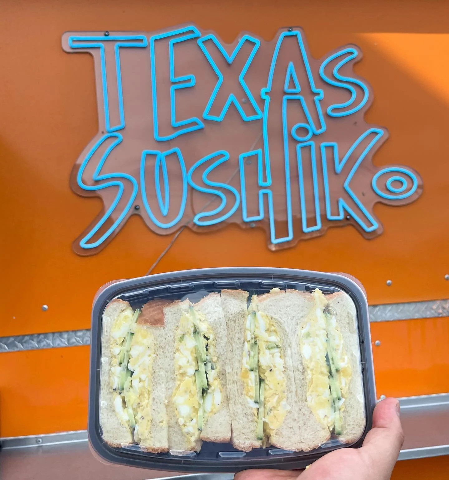 ✨NEW LUNCH HOURS✨

We&rsquo;ll be open Wednesday- Friday from 11 am - 2 pm serving up a limited lunch menu which includes:
&bull; egg salad sando 🥪
&bull; hamachi kale salad 🥗 
&bull; tuna, salmon, or hamachi sashimi 🐟