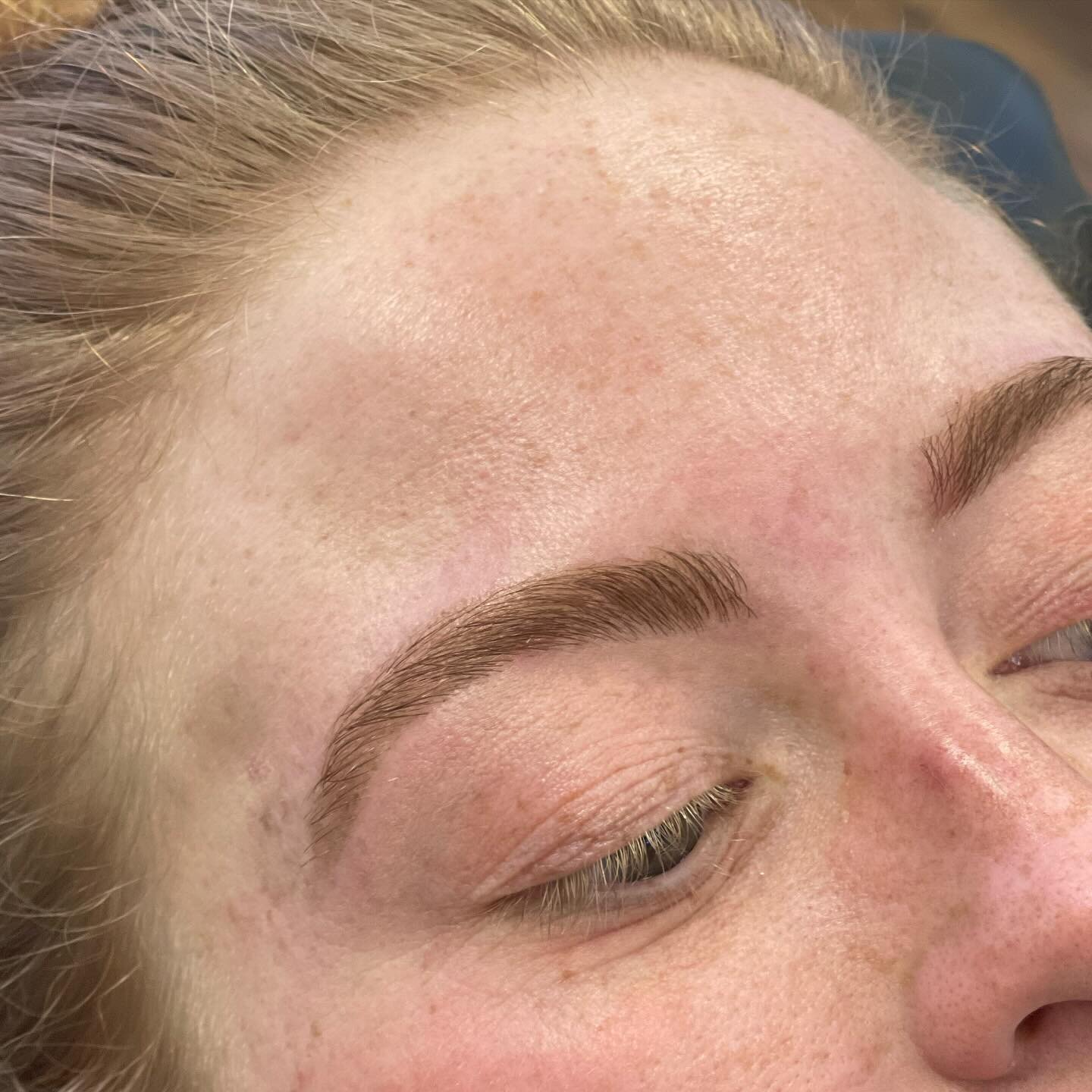 A brow wax &amp; tint is good for everyone, but it&rsquo;s REALLY SATISFYING for my clients with light or gray brow hair!! I tinted all of Lindy&rsquo;s little blonde brow hairs making her brows look fuller, and the I mapped her brows out to give her