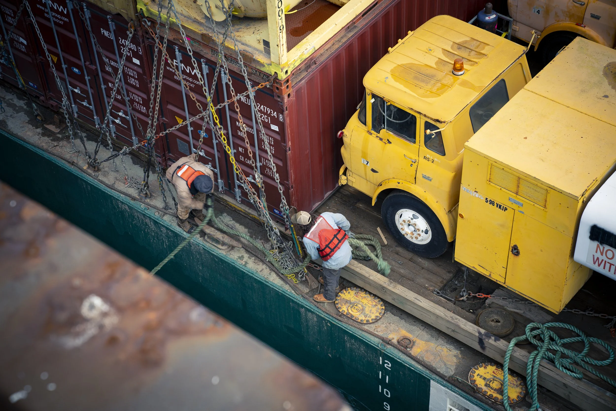 DeForgeMaritime_BargeContainer_Alki_510_L.jpg
