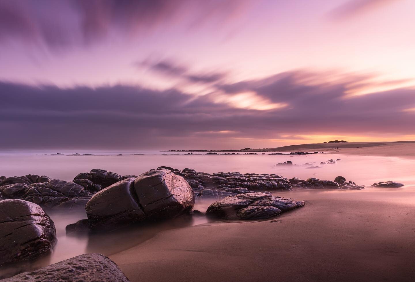 On the rocks

#landscapephotography #easterncapebeauty #seasidephotography #longexposure #longexposureoftheday #sunsetphotography