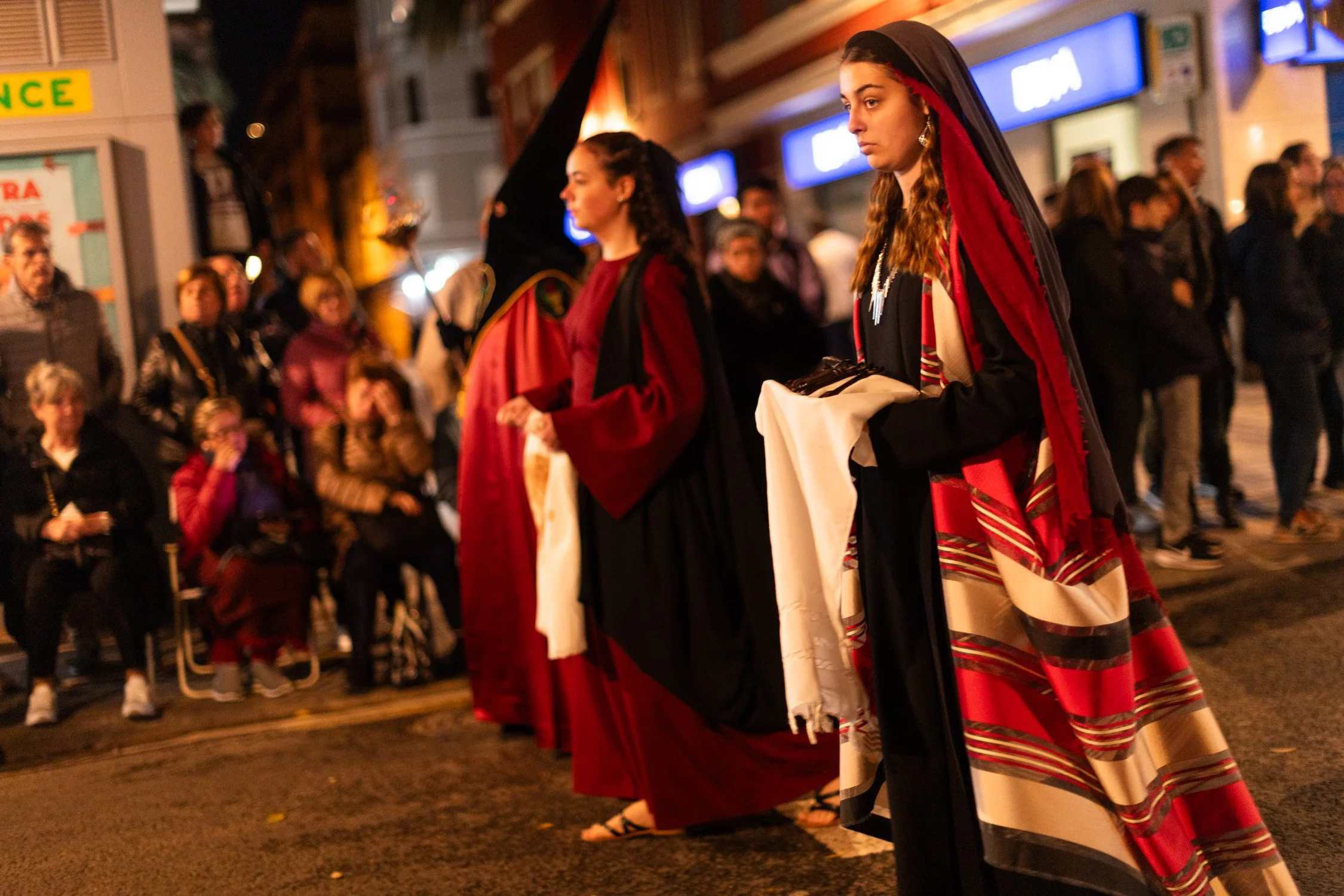 valencia_holy_friday_procession_pauline_walzak_web-17.jpg
