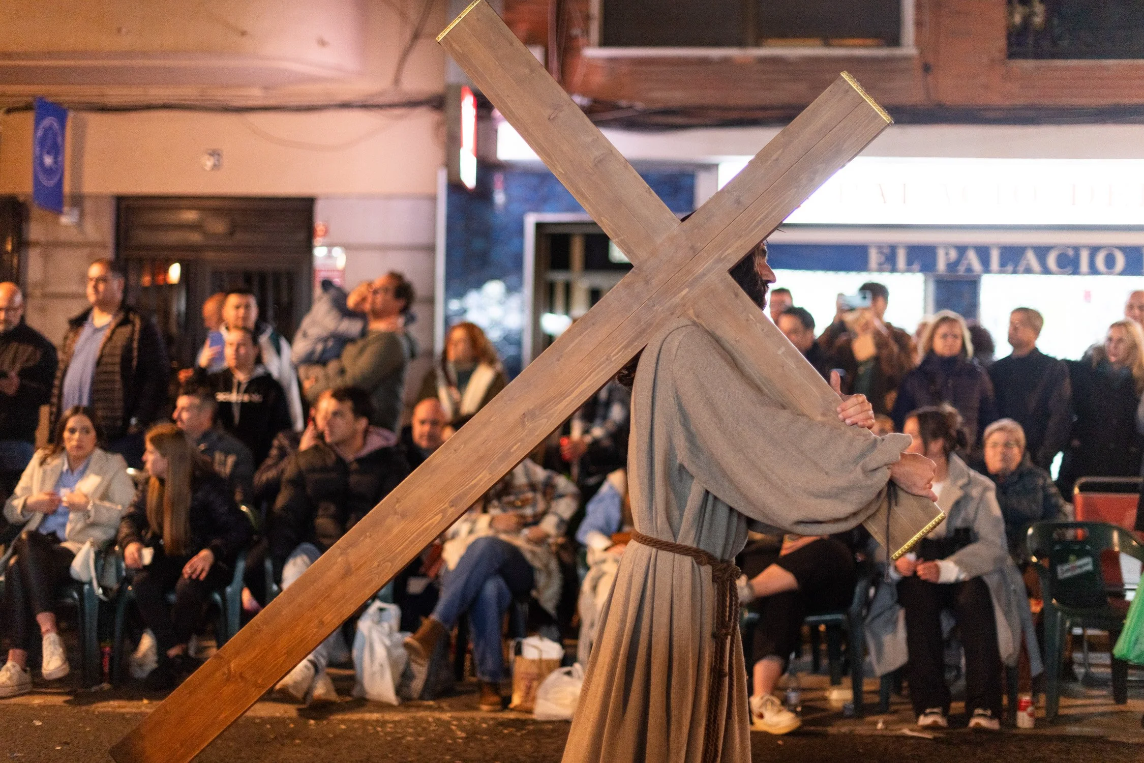 valencia_holy_friday_procession_pauline_walzak_web-20.jpg