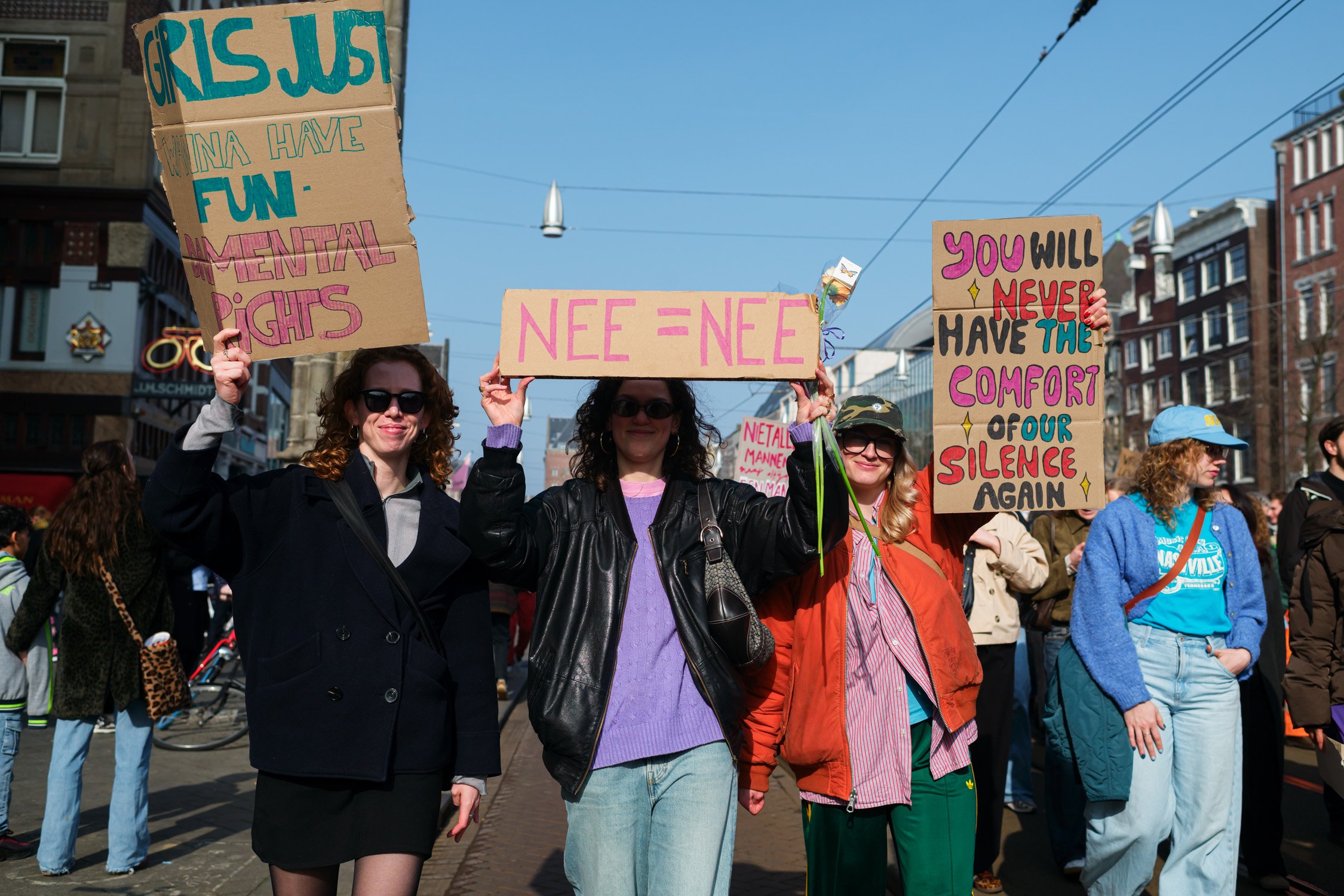 2026-03-08_WOMENS_MARCH_PROTEST_AMSTERDAM--c--Pauline-Walzak-WEB-3.jpg