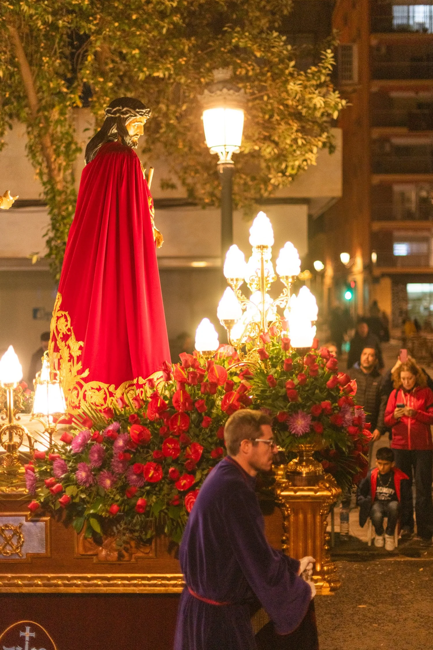 valencia_holy_friday_procession_pauline_walzak_web-45.jpg