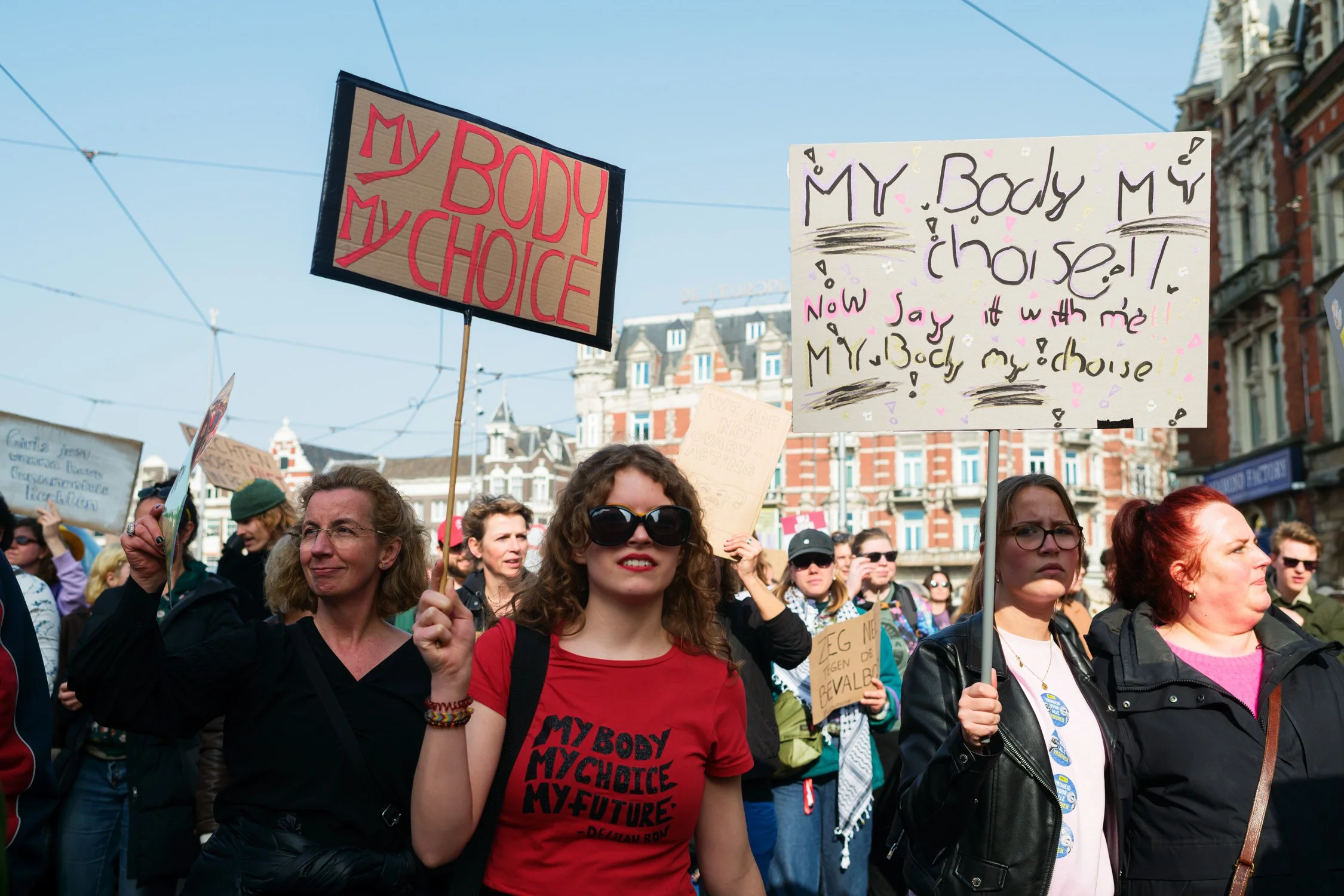 2026-03-08_WOMENS_MARCH_PROTEST_AMSTERDAM--c--Pauline-Walzak-WEB-9.jpg