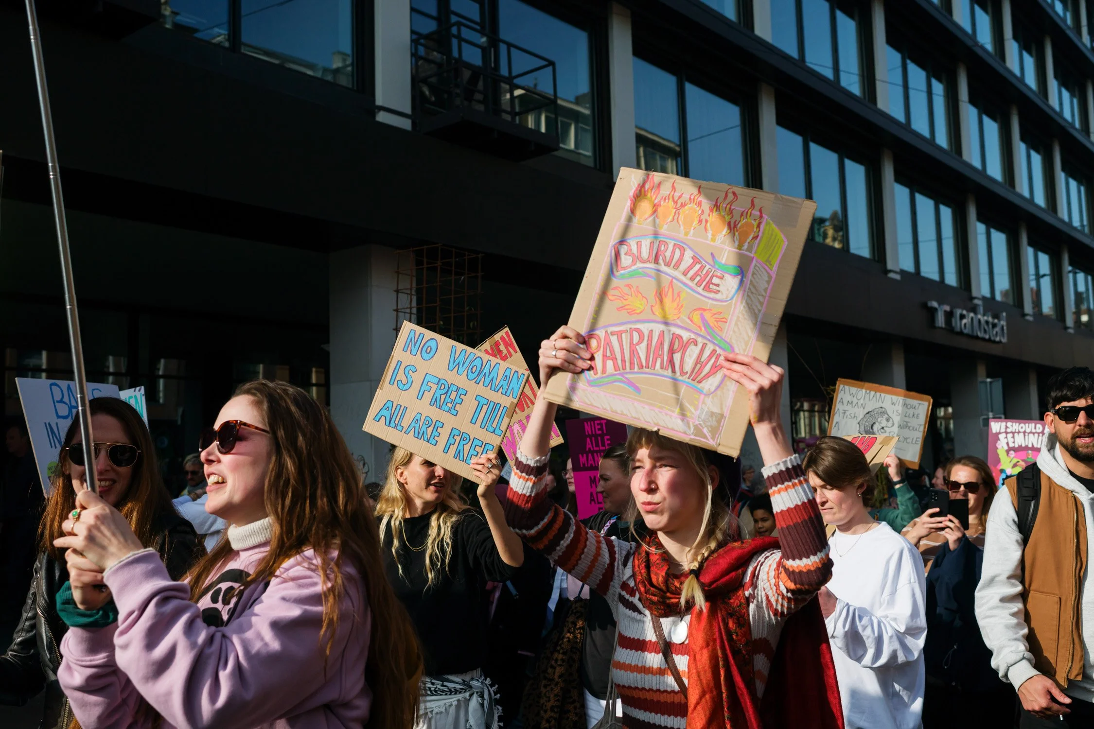 2026-03-08_WOMENS_MARCH_PROTEST_AMSTERDAM--c--Pauline-Walzak-WEB-30.jpg