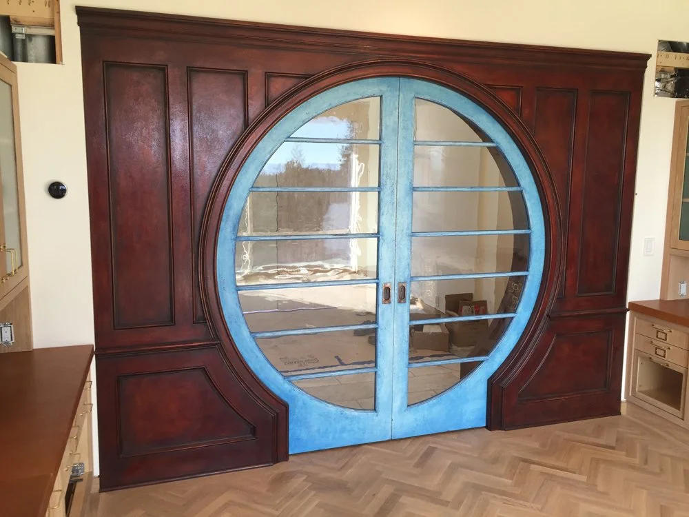 Round pocket door (hobbit door) 
