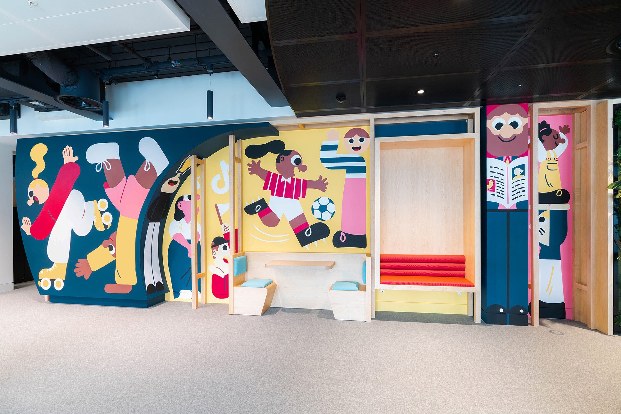 Illustrated mural for TikTok - illustration - Elliot Kruszynski - A Human Agency - illustration agency - London