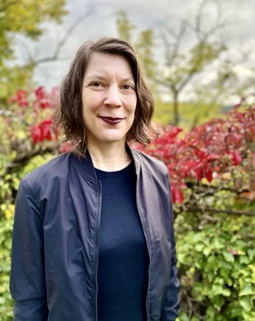 Christine, Mitgründerin von MindRooted, begleitet Menschen dabei, gesunde Grenzen zu setzen und ihren Selbstwert zu stärken.