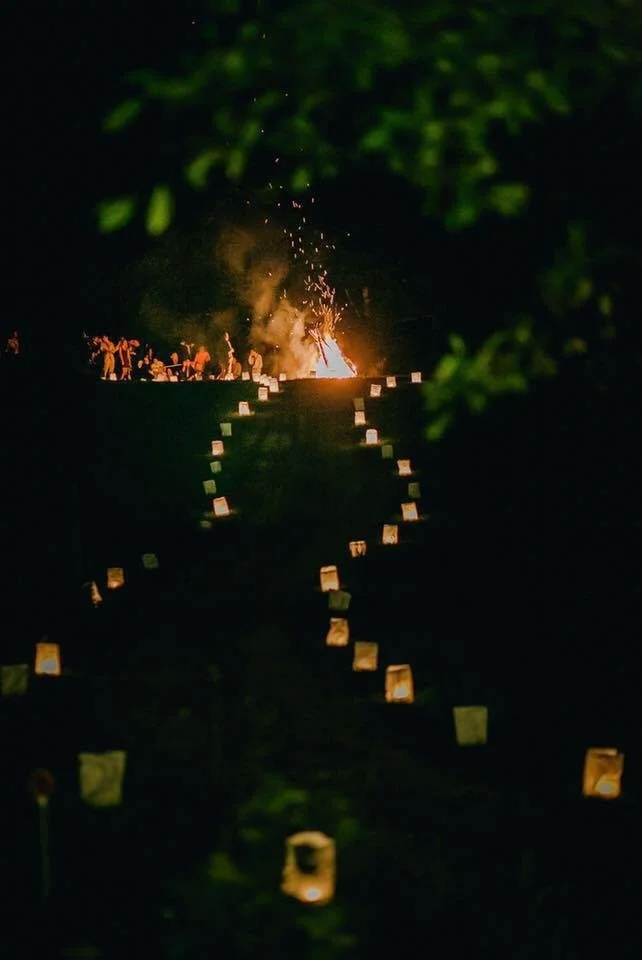 Open-fire s'mores bar for late-night wedding catering