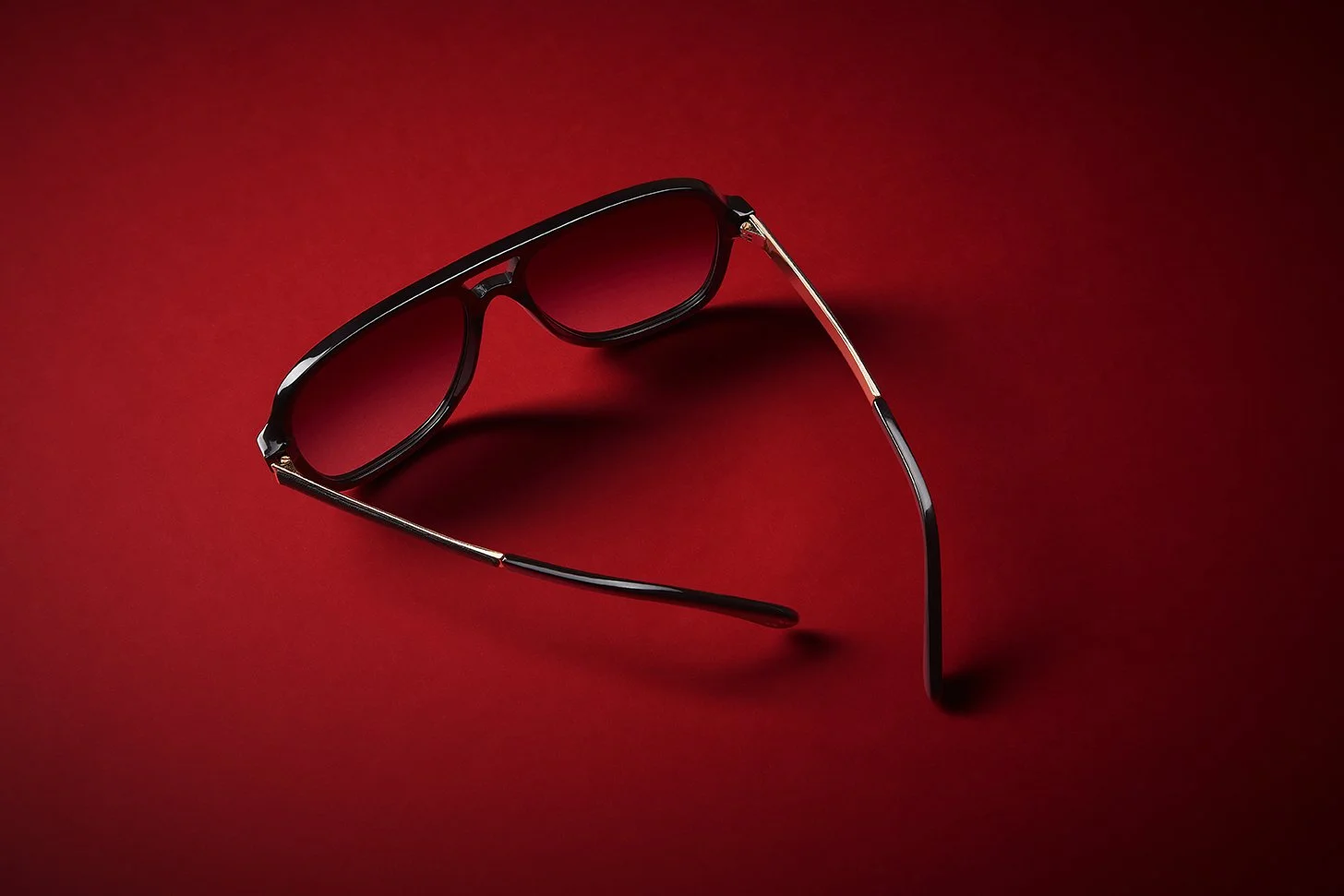 200528-CC-BRIEF-lunette-cuir-noir-or-pilote-2716.jpeg