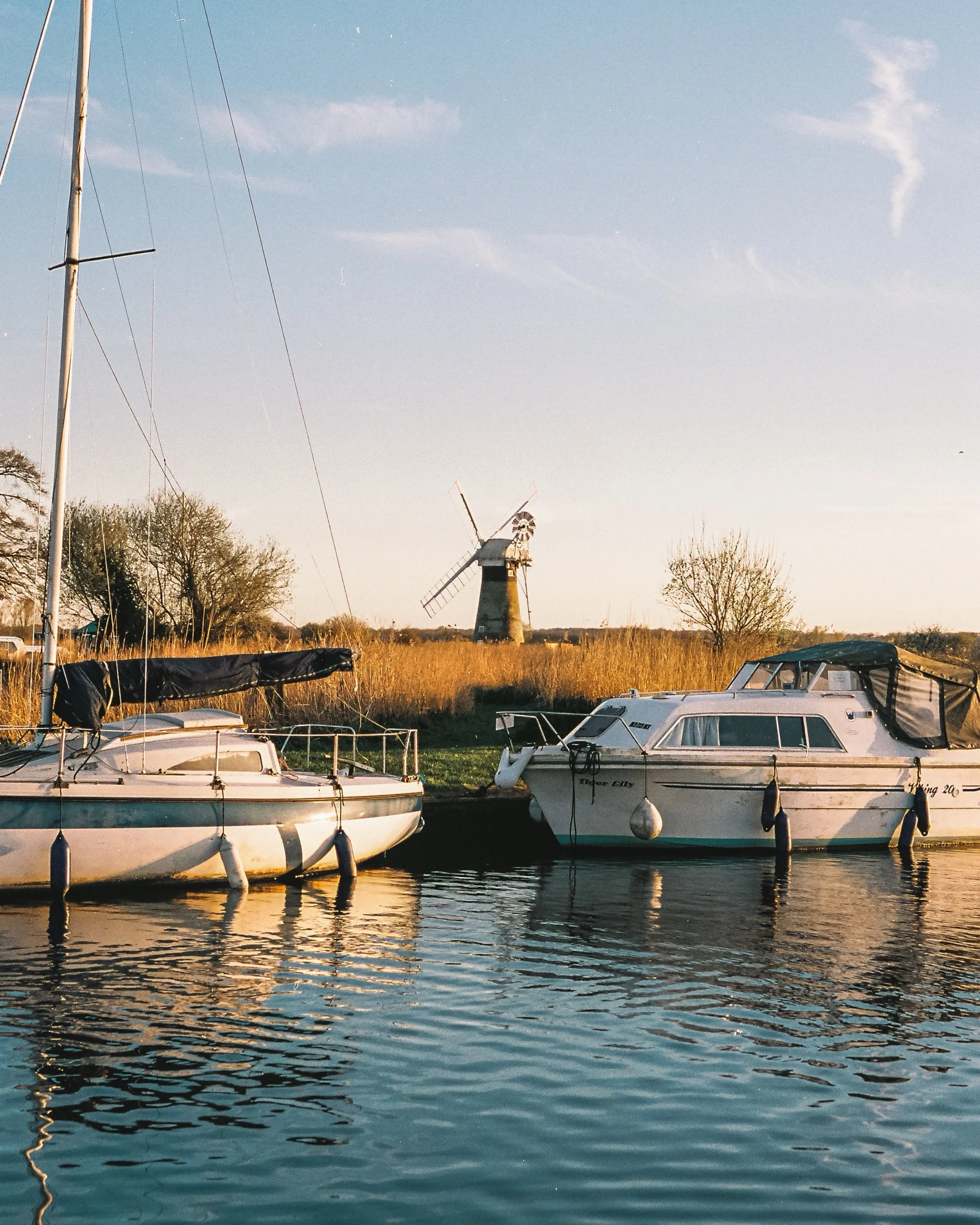 Sunset on the Broads. Shot on Portra 800
Scanned and Developed by @justshootfilmphotolab