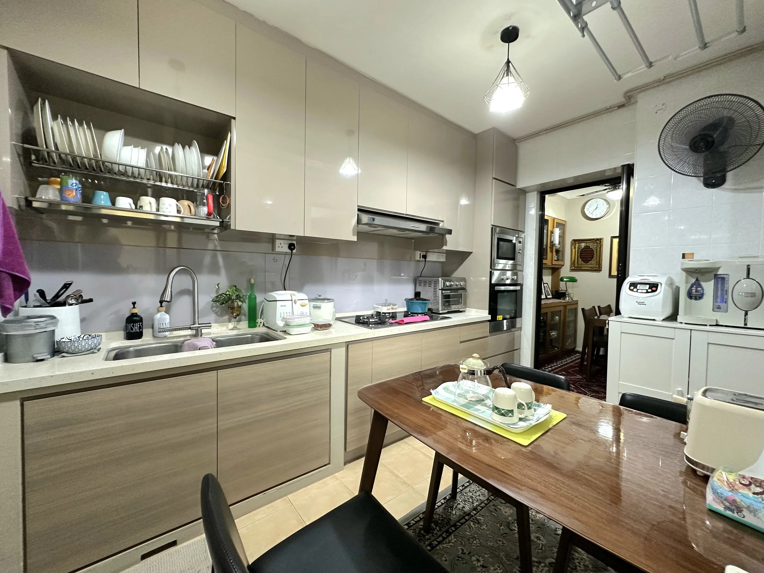 Kitchen2.jpg