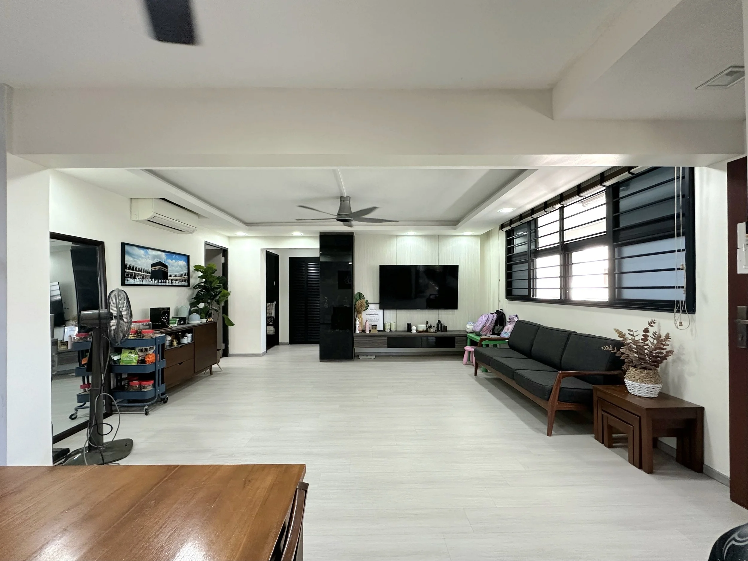 Living room1.jpg
