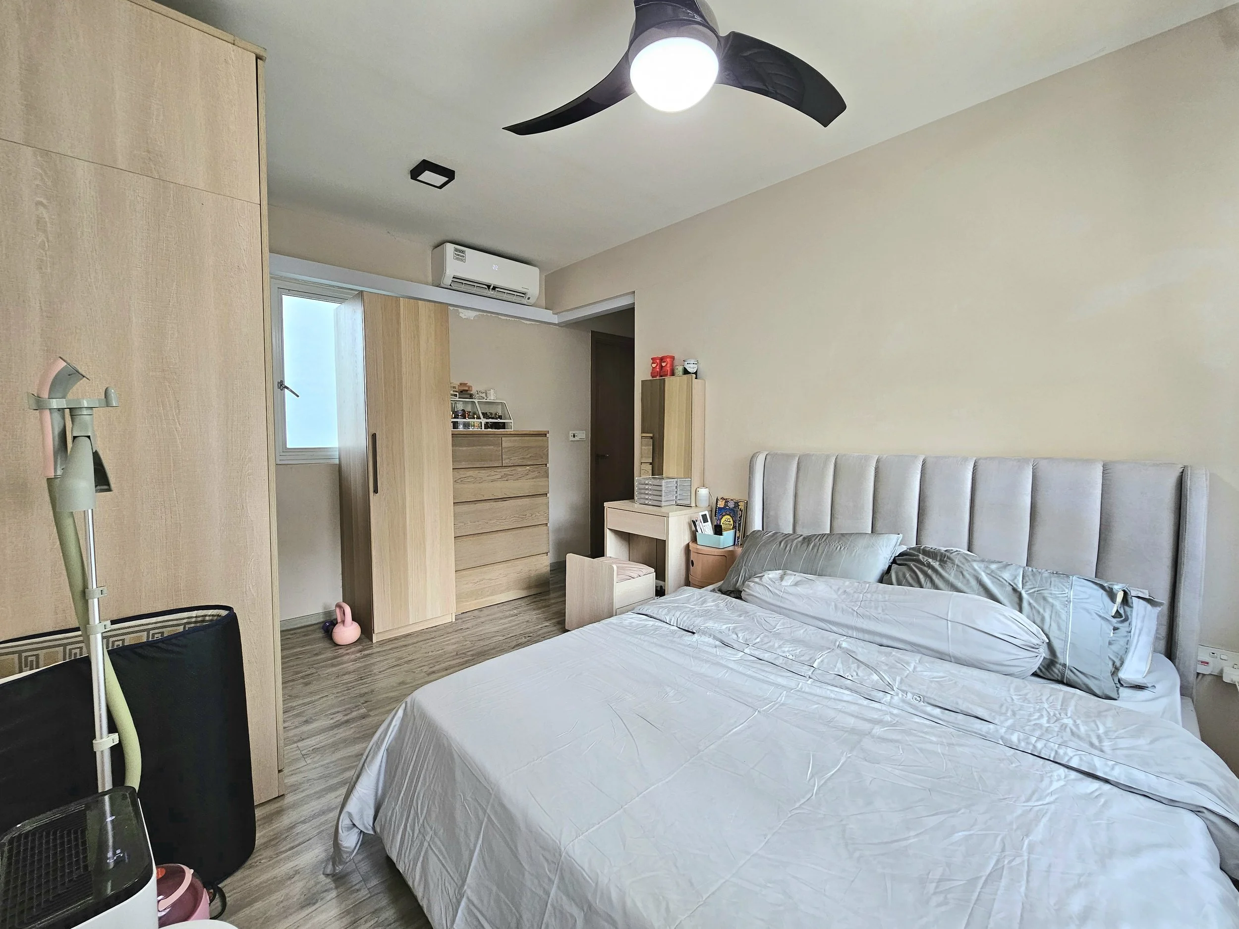 Master bedroom1.jpg