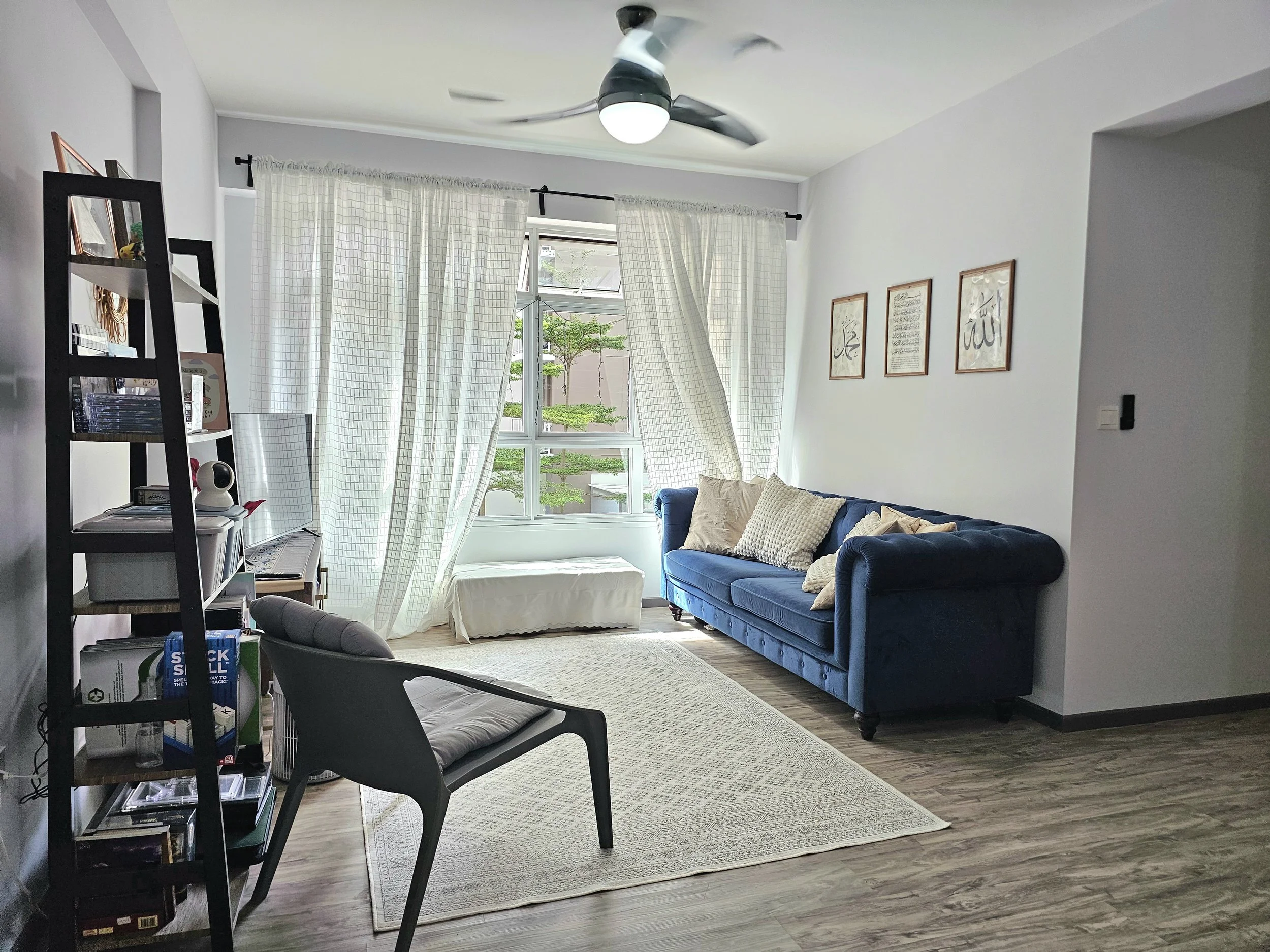 Living room (2).jpg