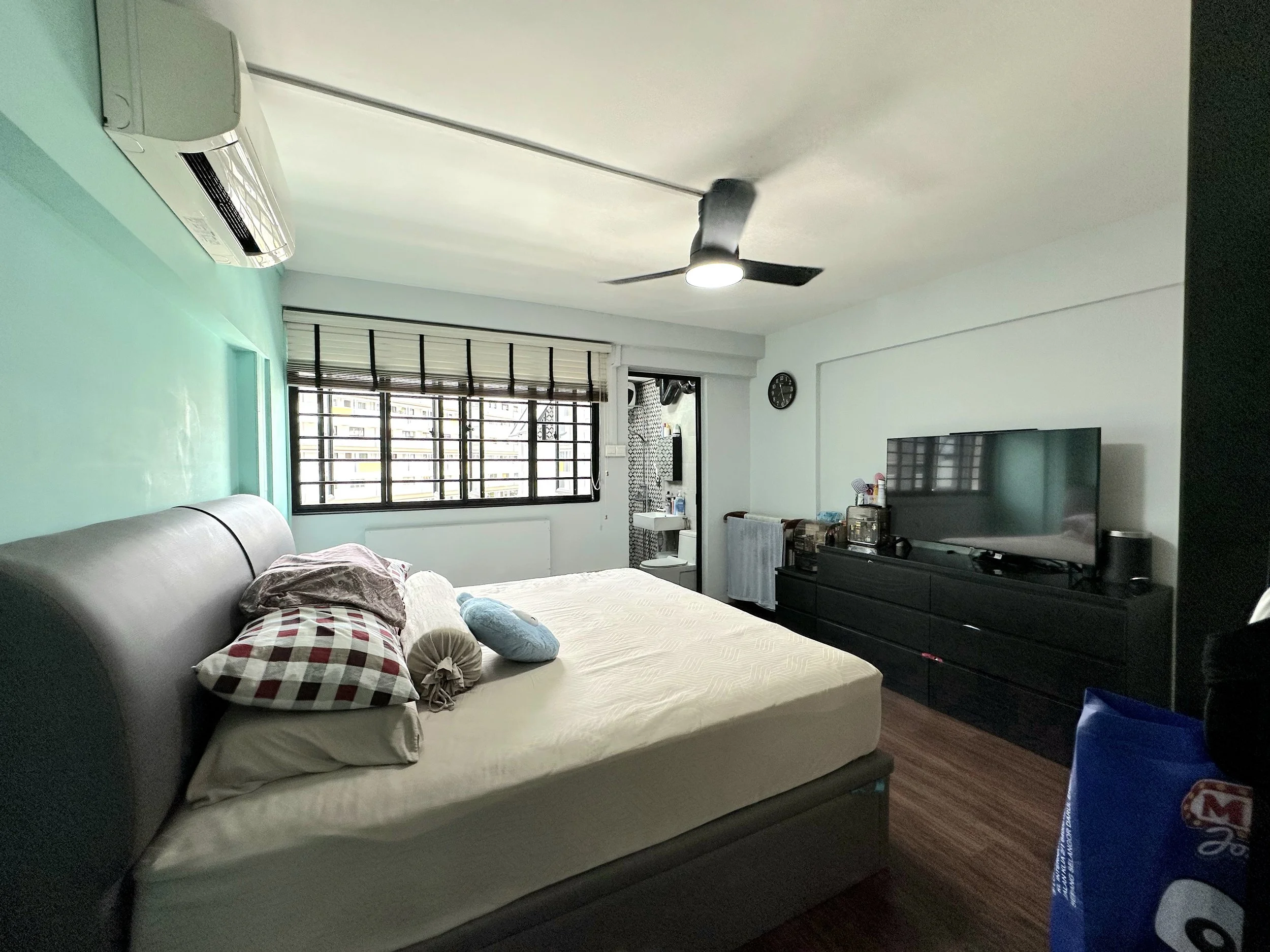 Master bedroom1.jpg