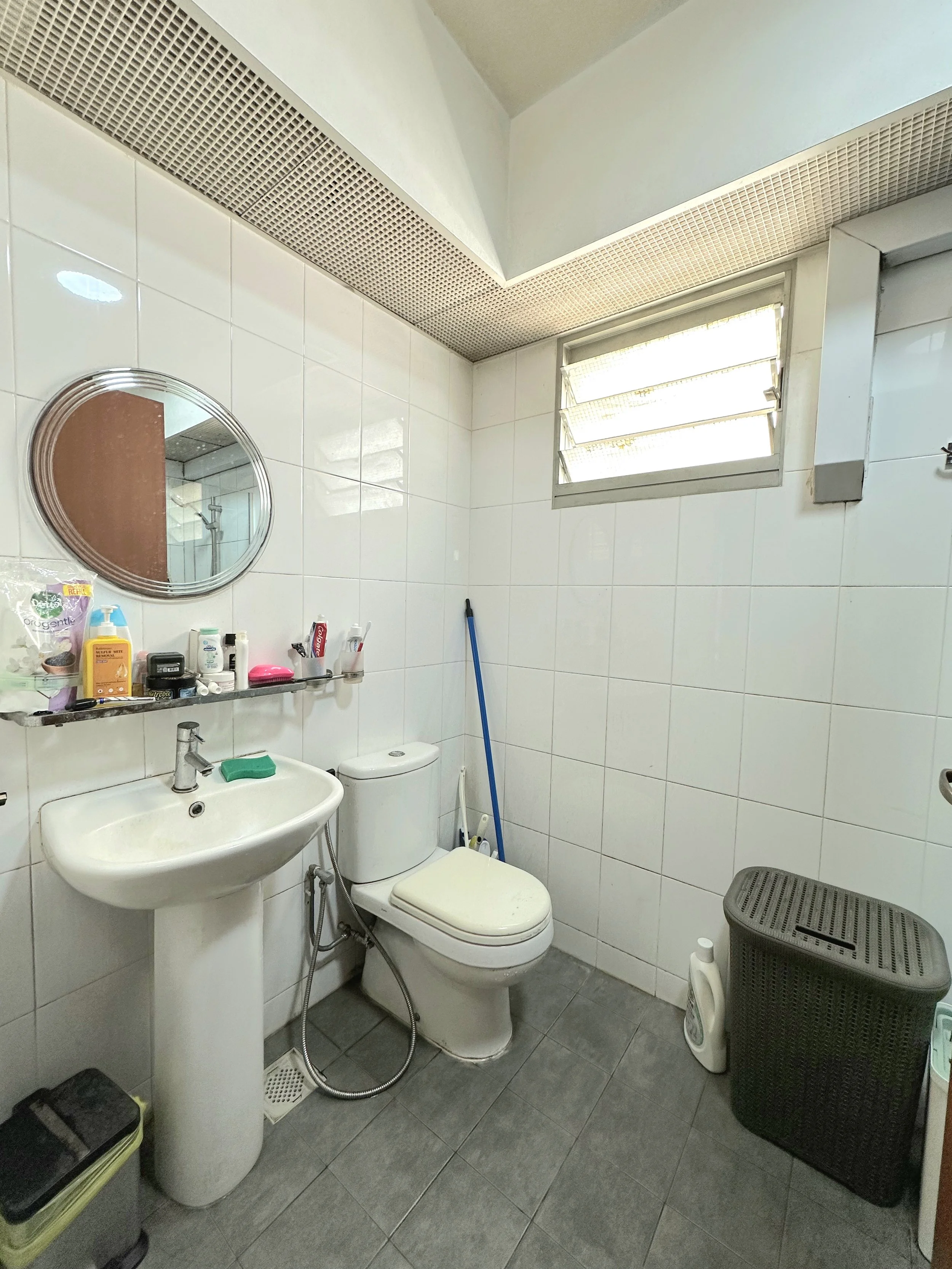 Master bathroom (2).jpg