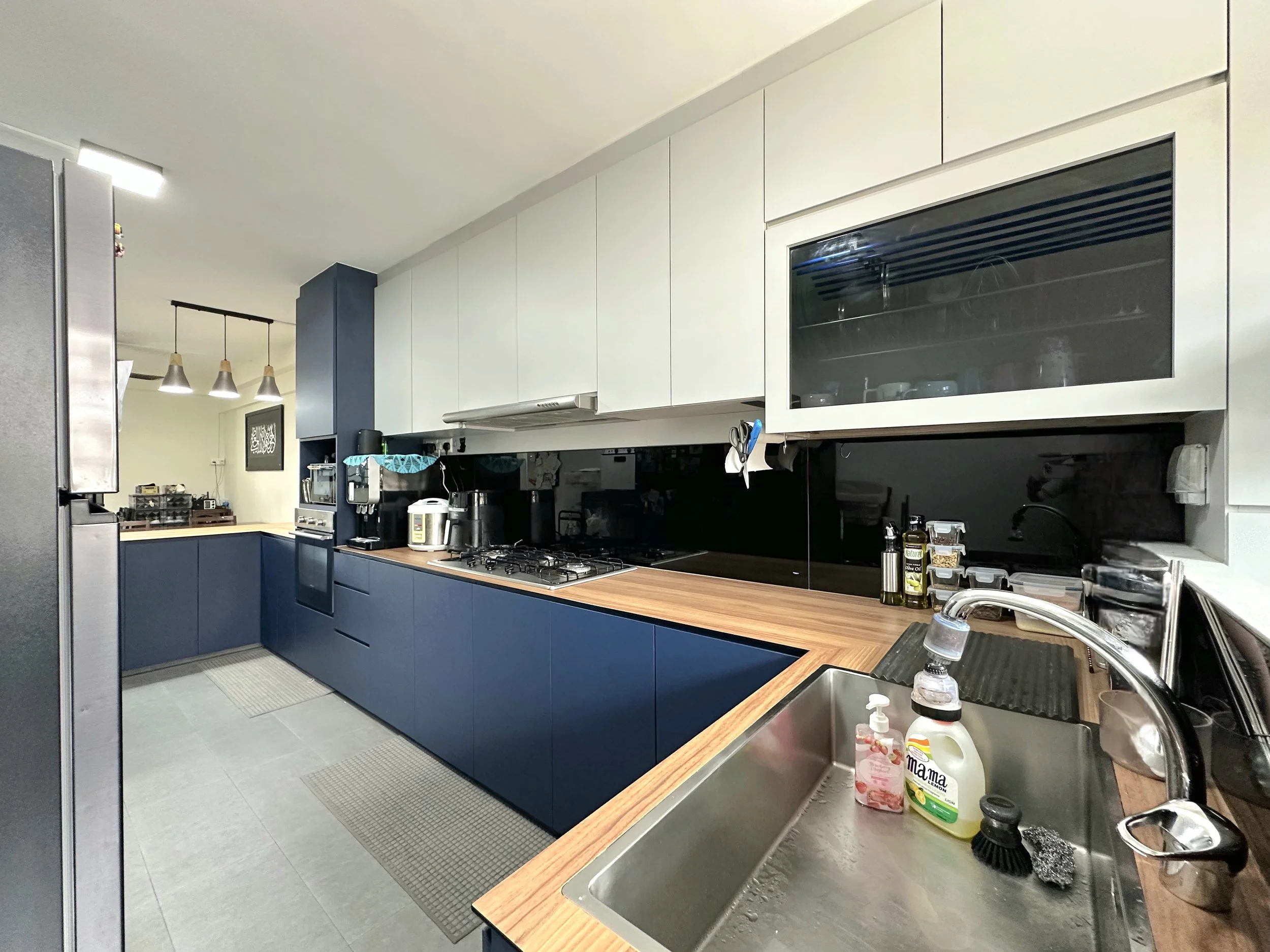 Kitchen2.jpg
