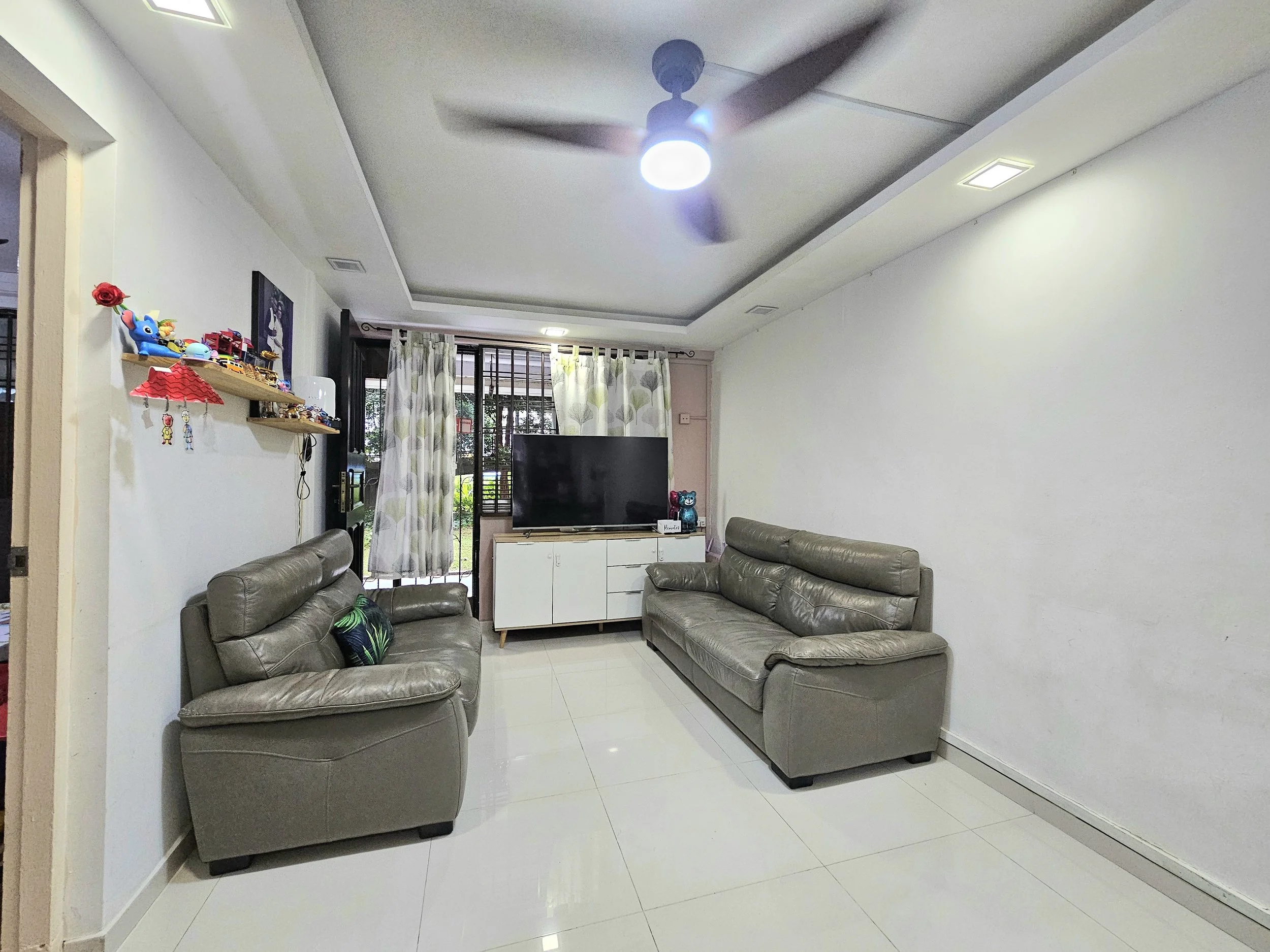 Living room1 (2).jpg